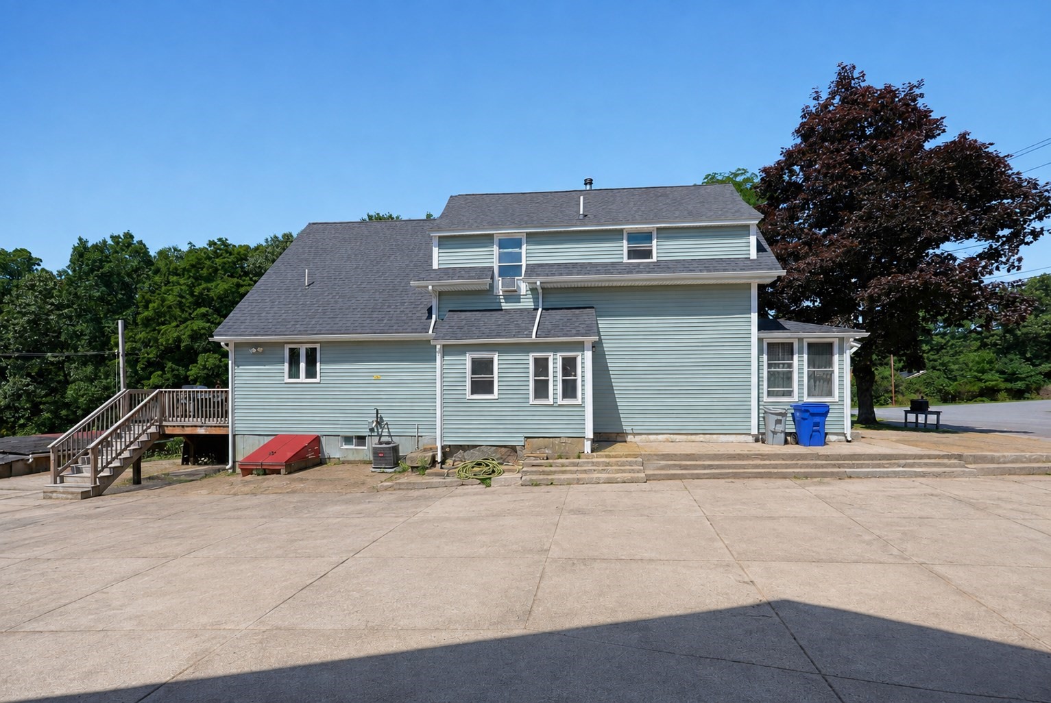 main property photo 4