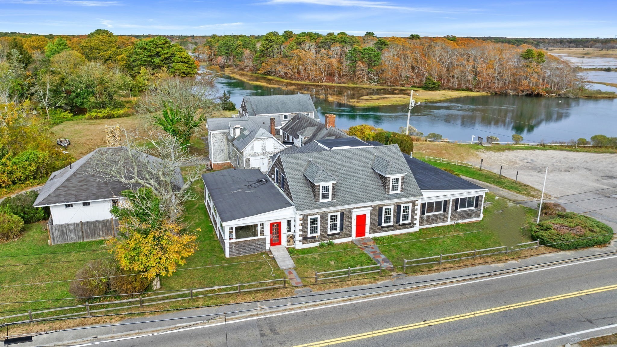 main property photo 30