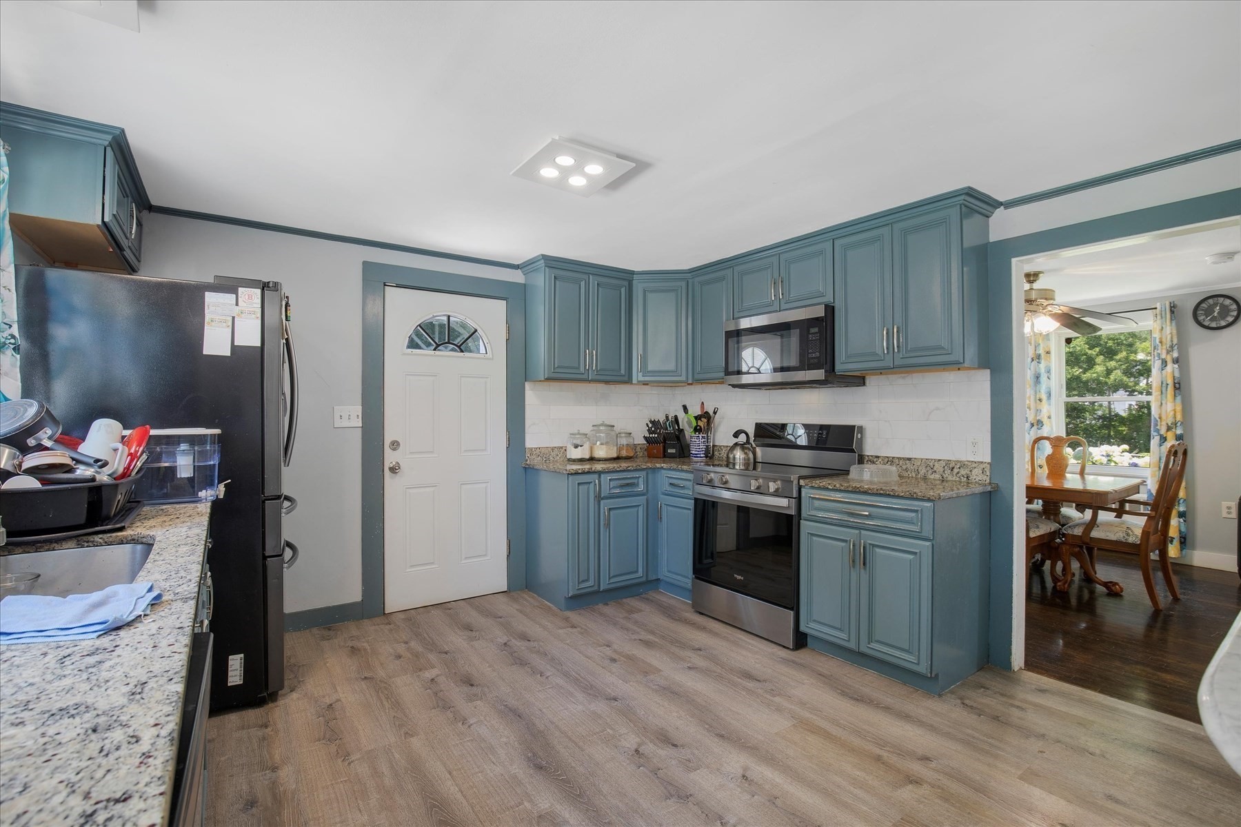 main property photo 6