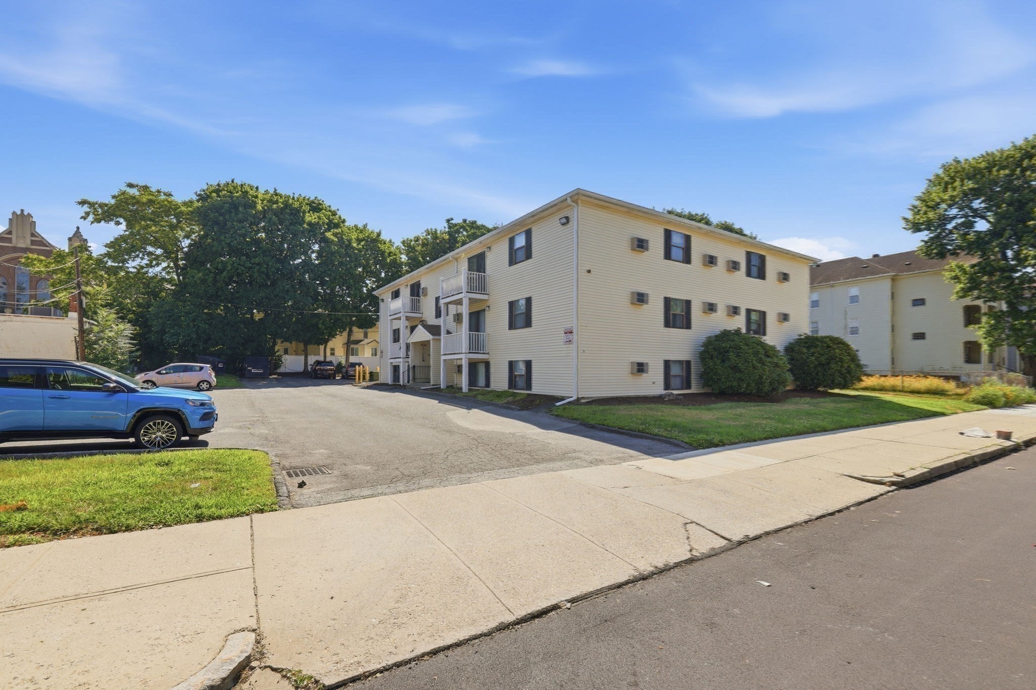 main property photo 23
