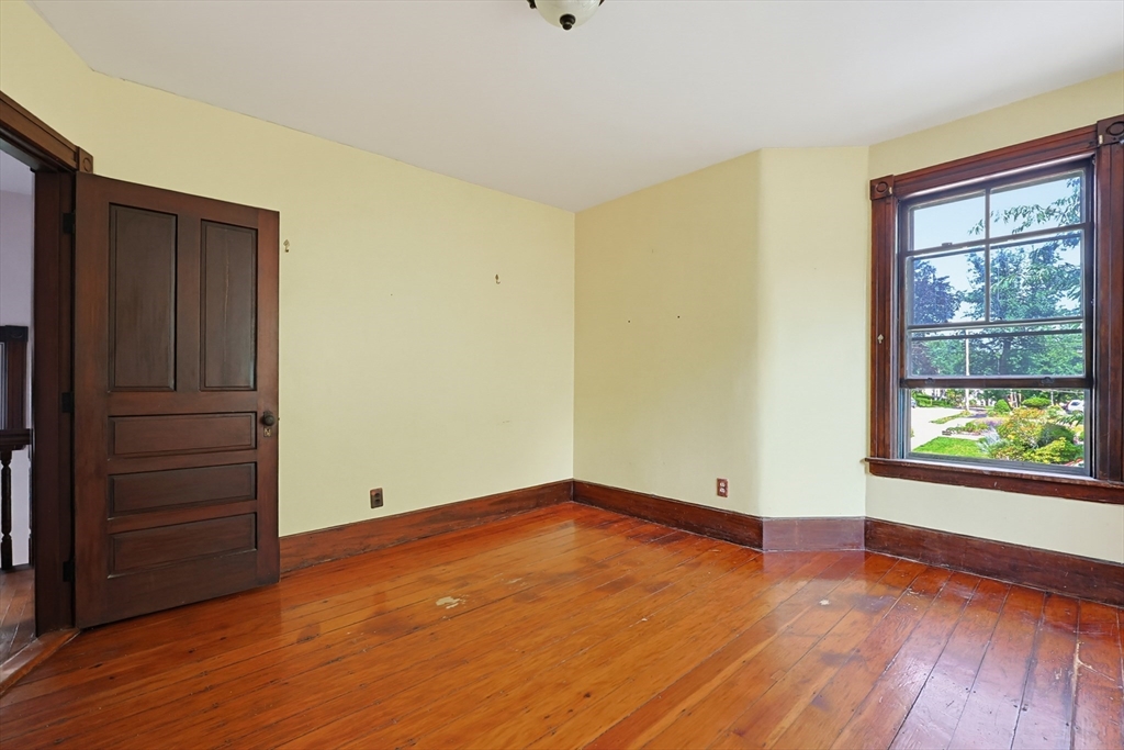 property viewer photo 25