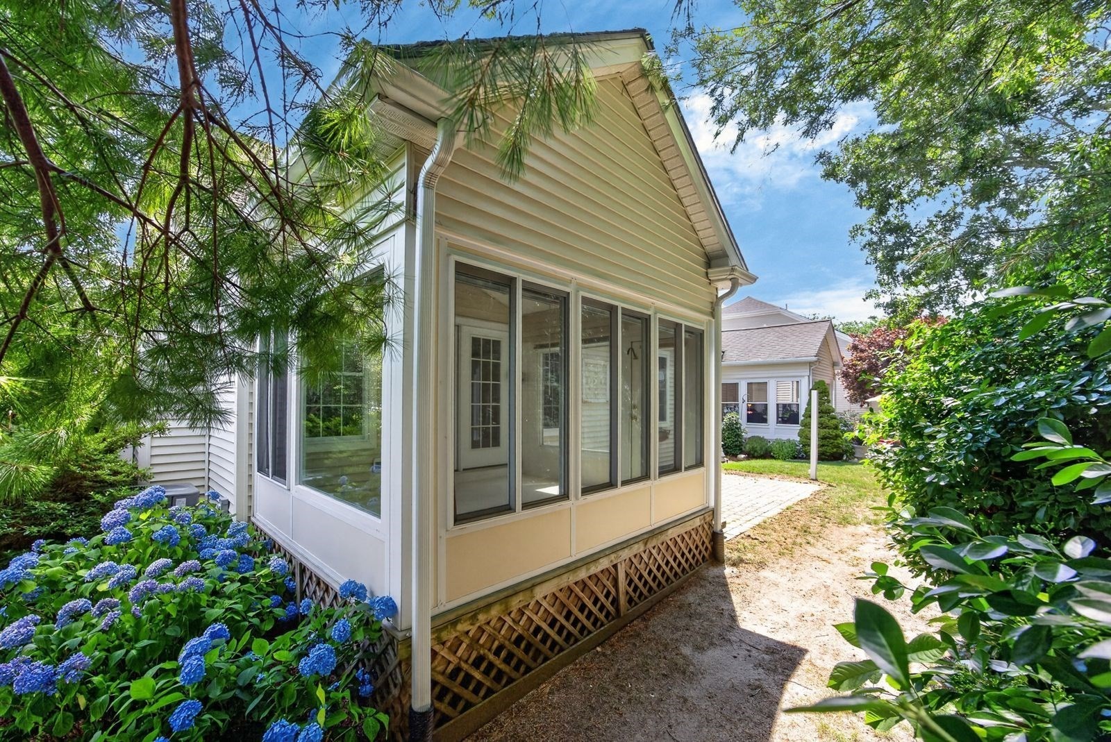 main property photo 33