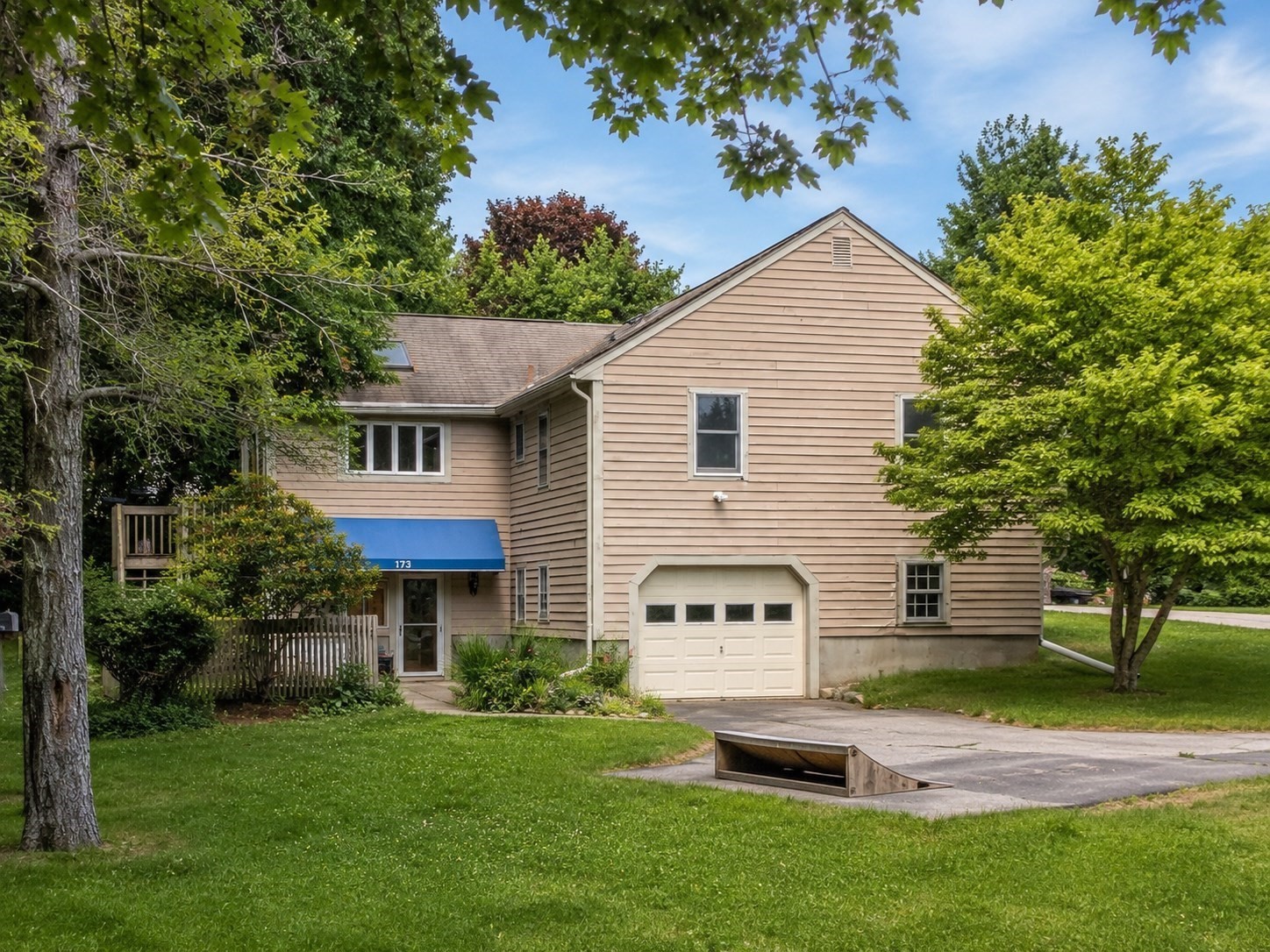 main property photo 32