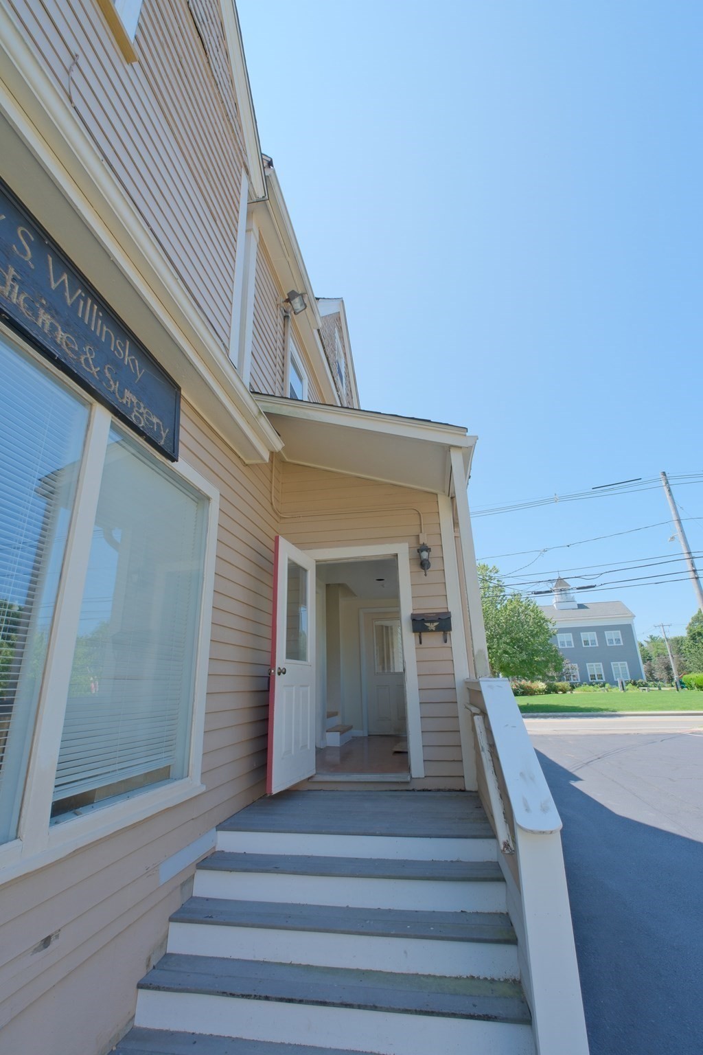 main property photo 5