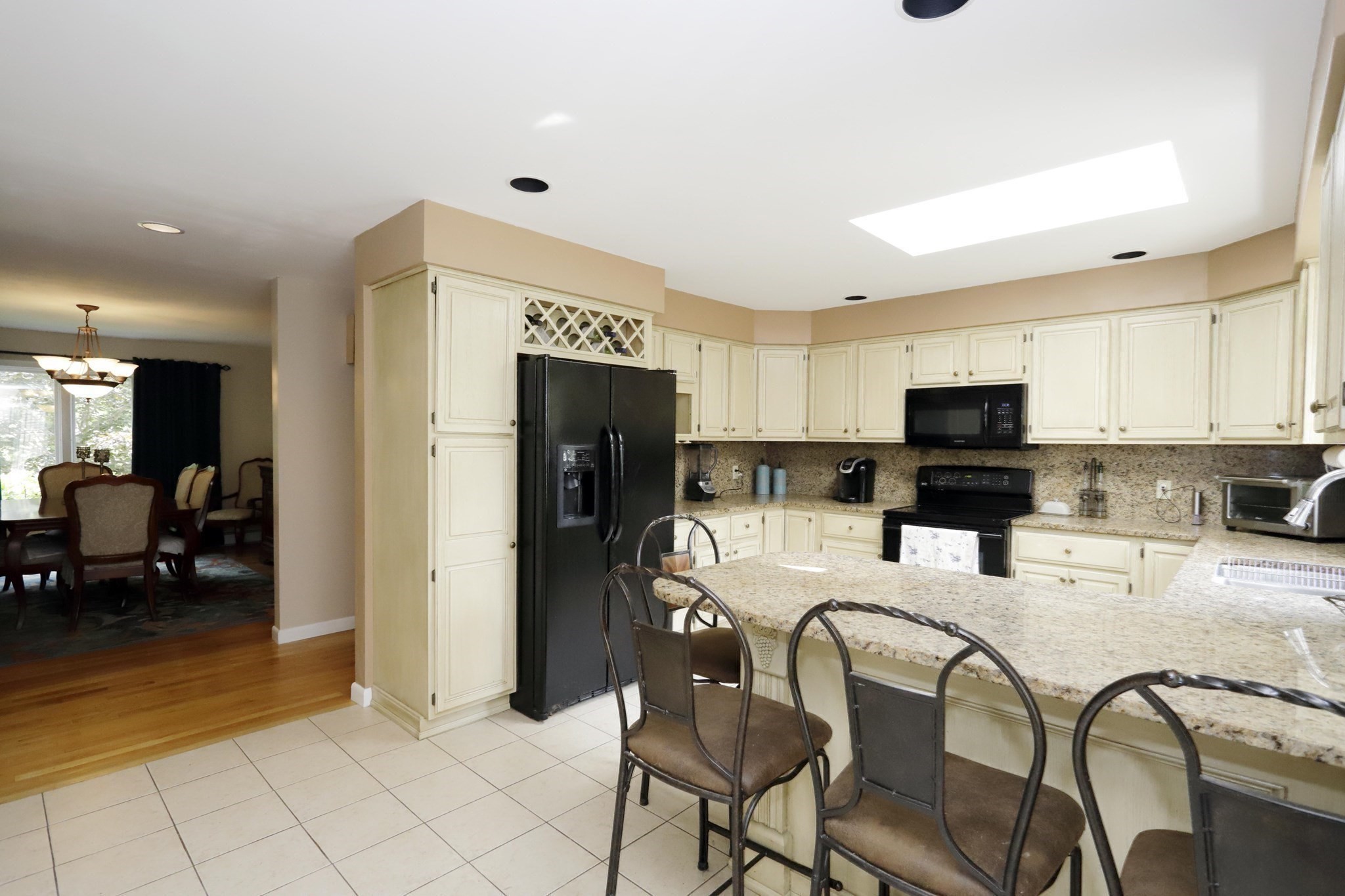 main property photo 7