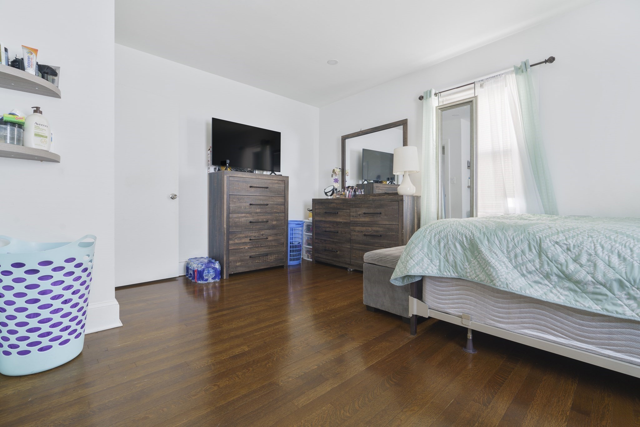 main property photo 16