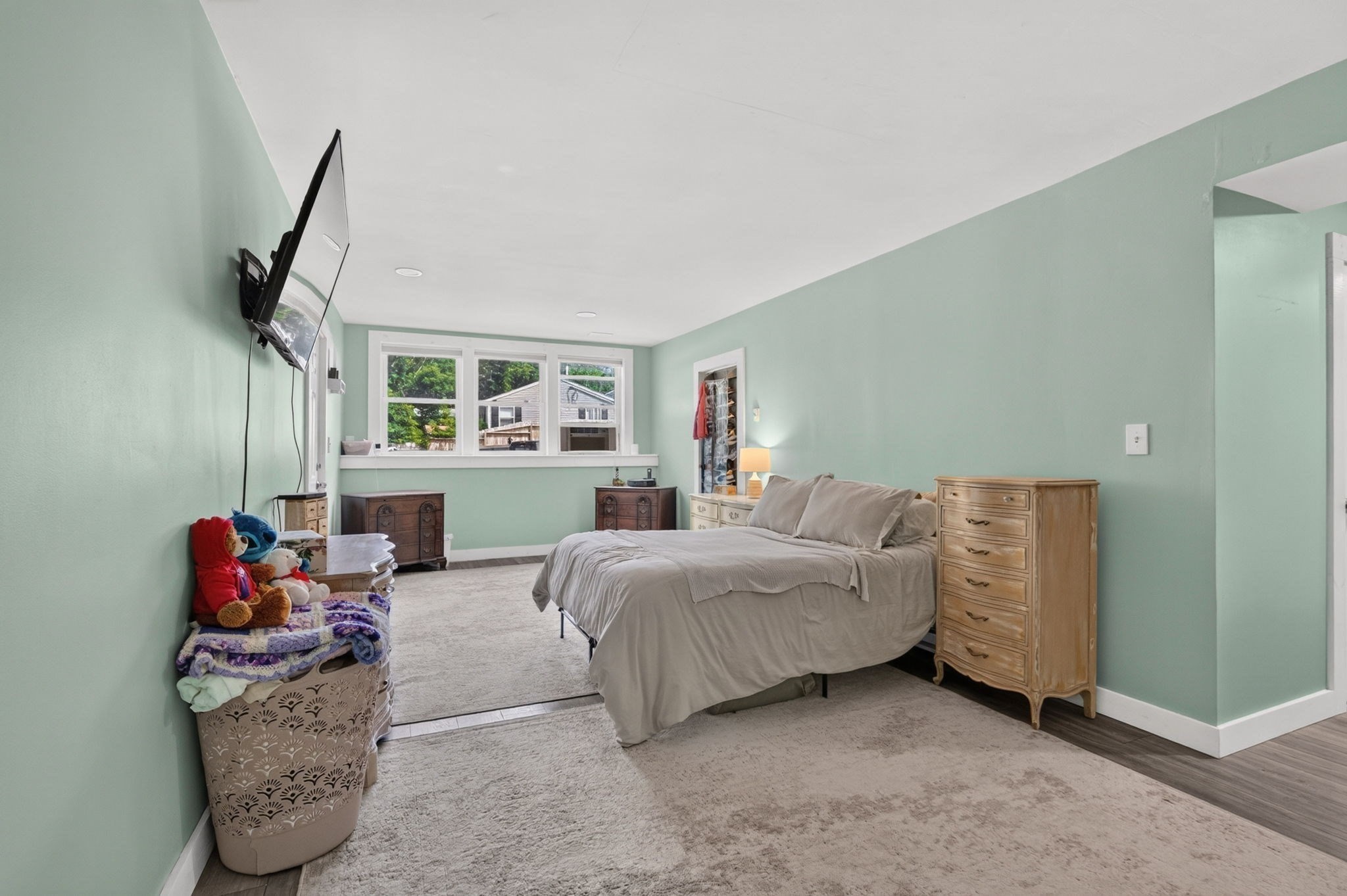 main property photo 25