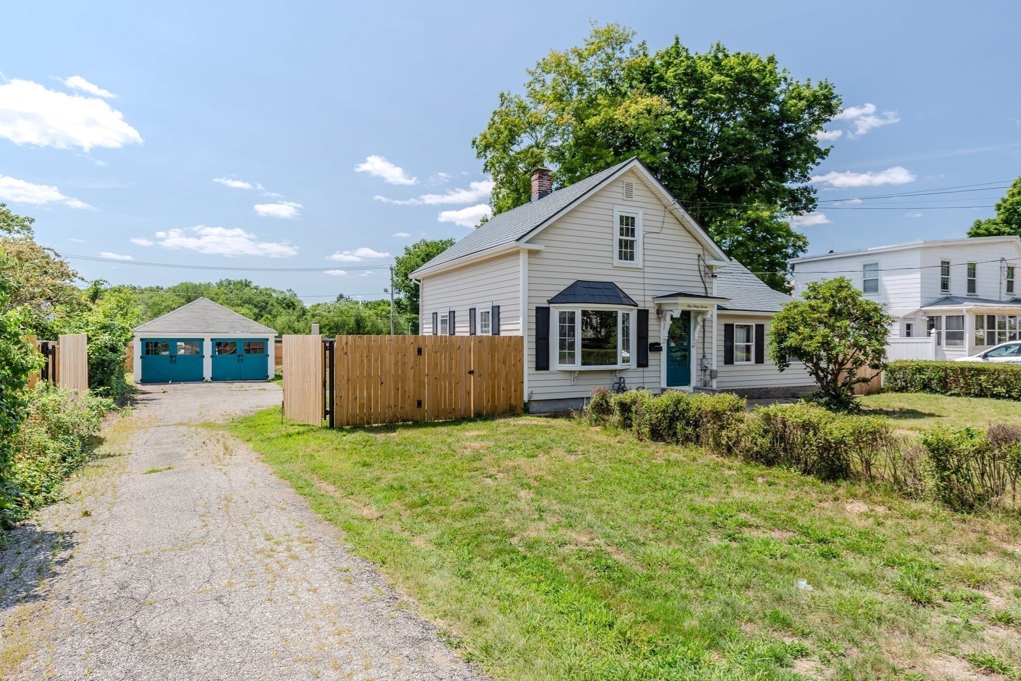 main property photo 19