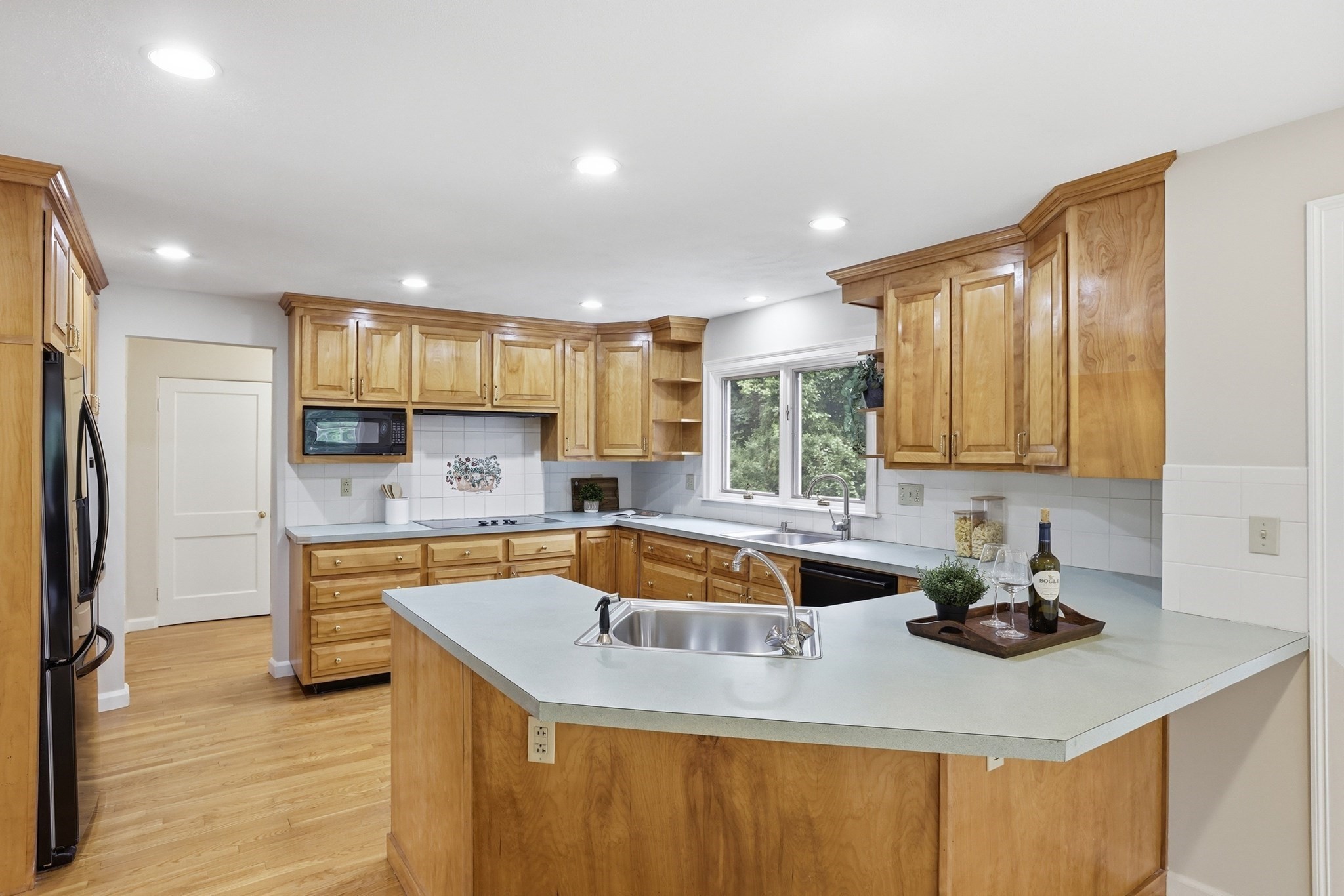 main property photo 7