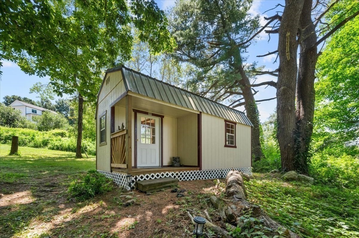 main property photo 4