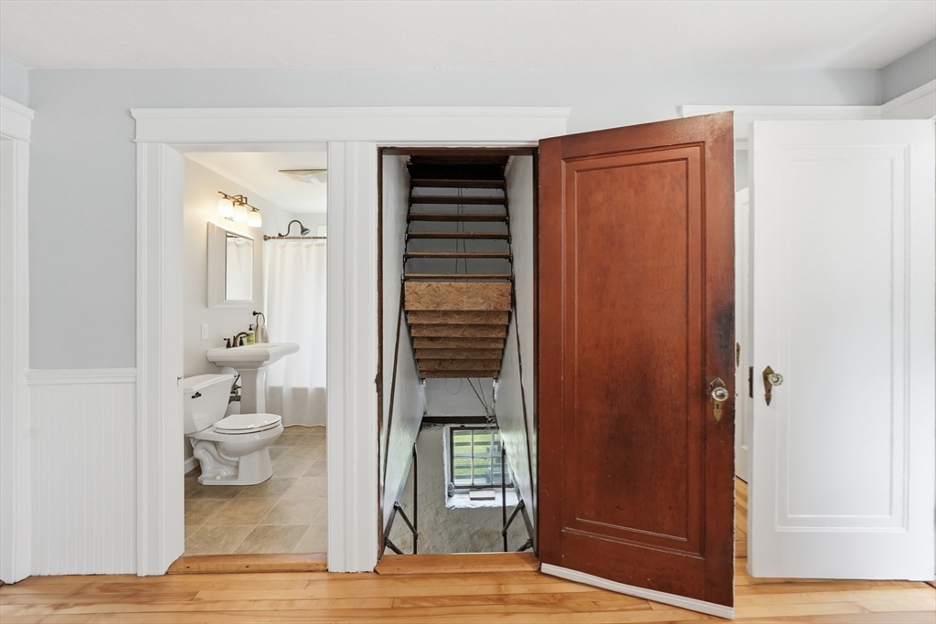 main property photo 25