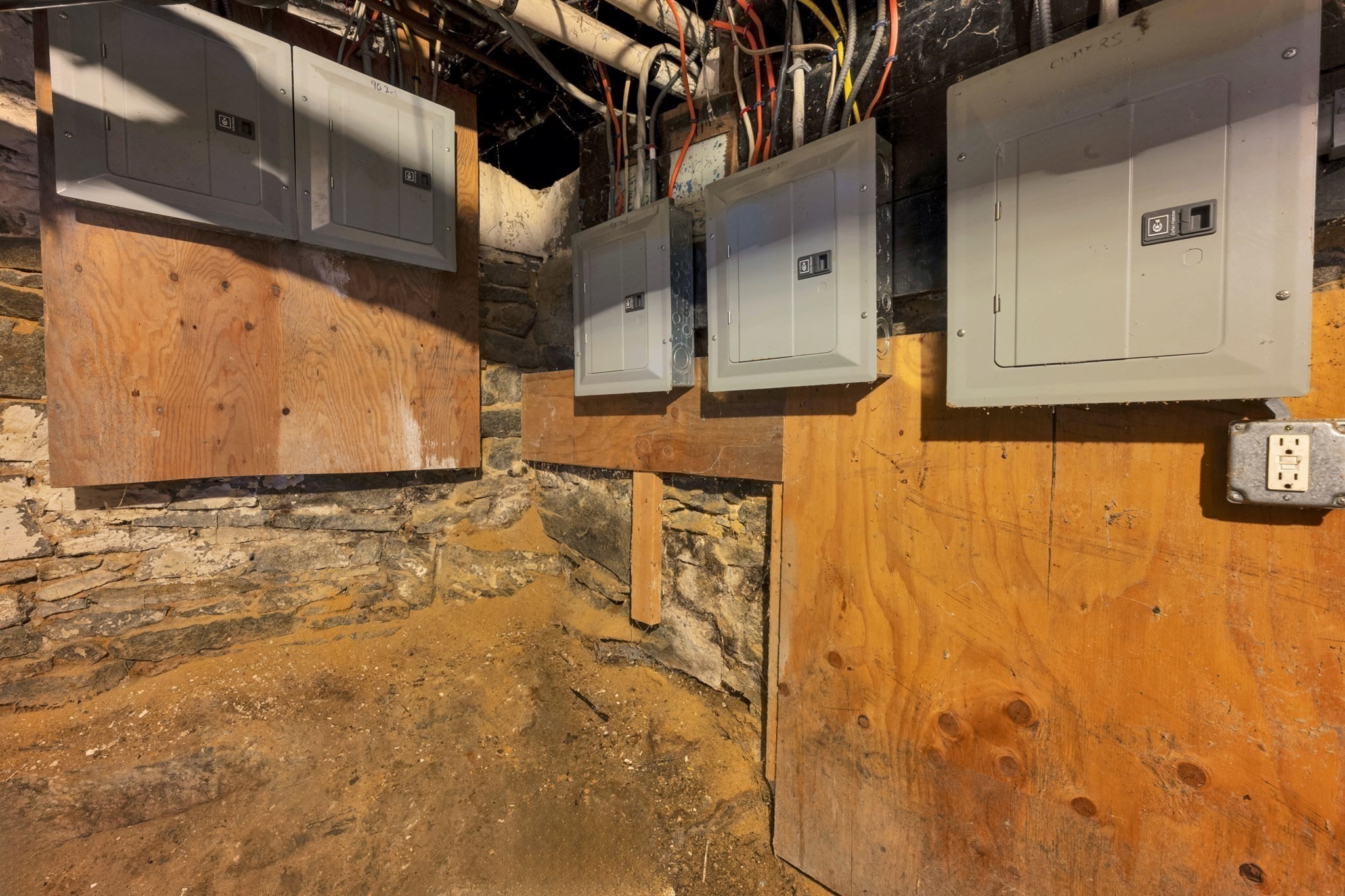 main property photo 19