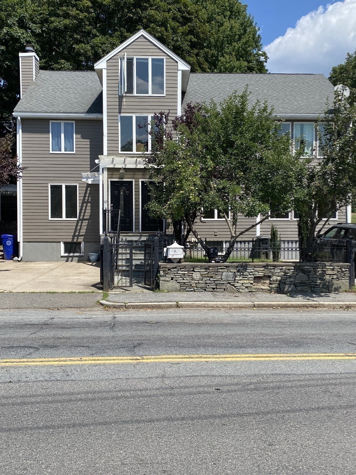 main property photo 23