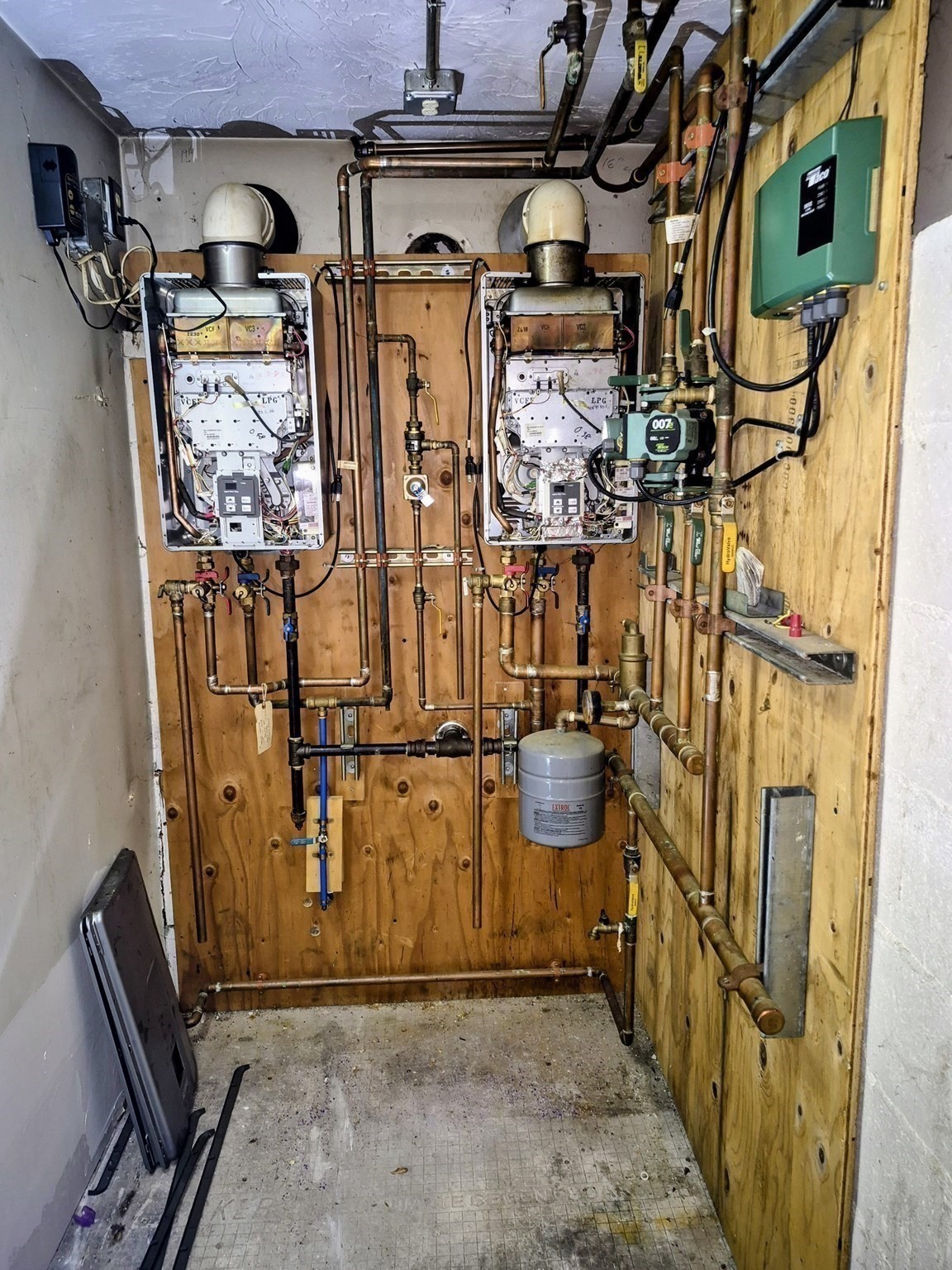main property photo 13