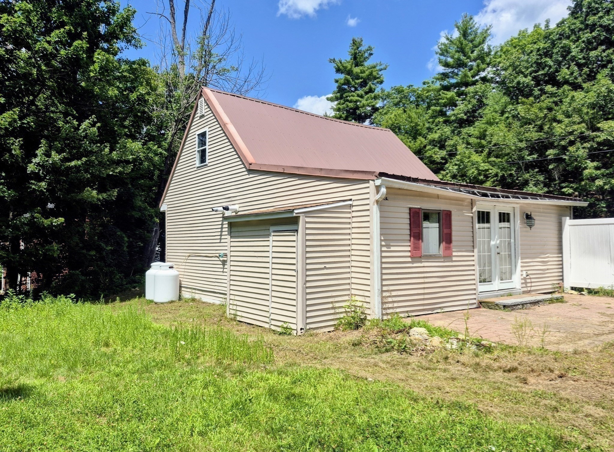 main property photo 16