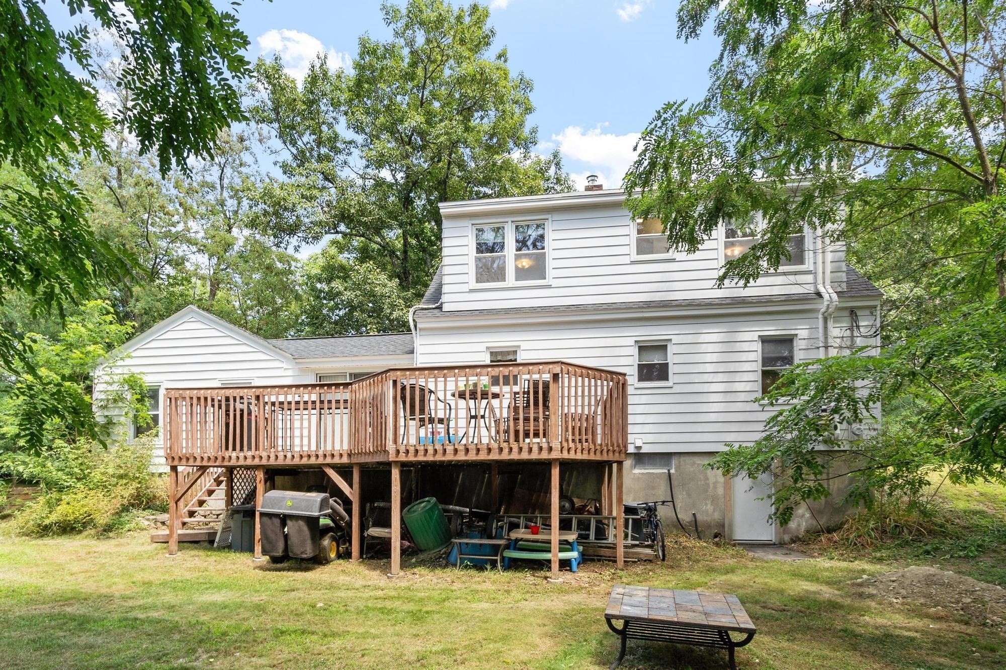 main property photo 30