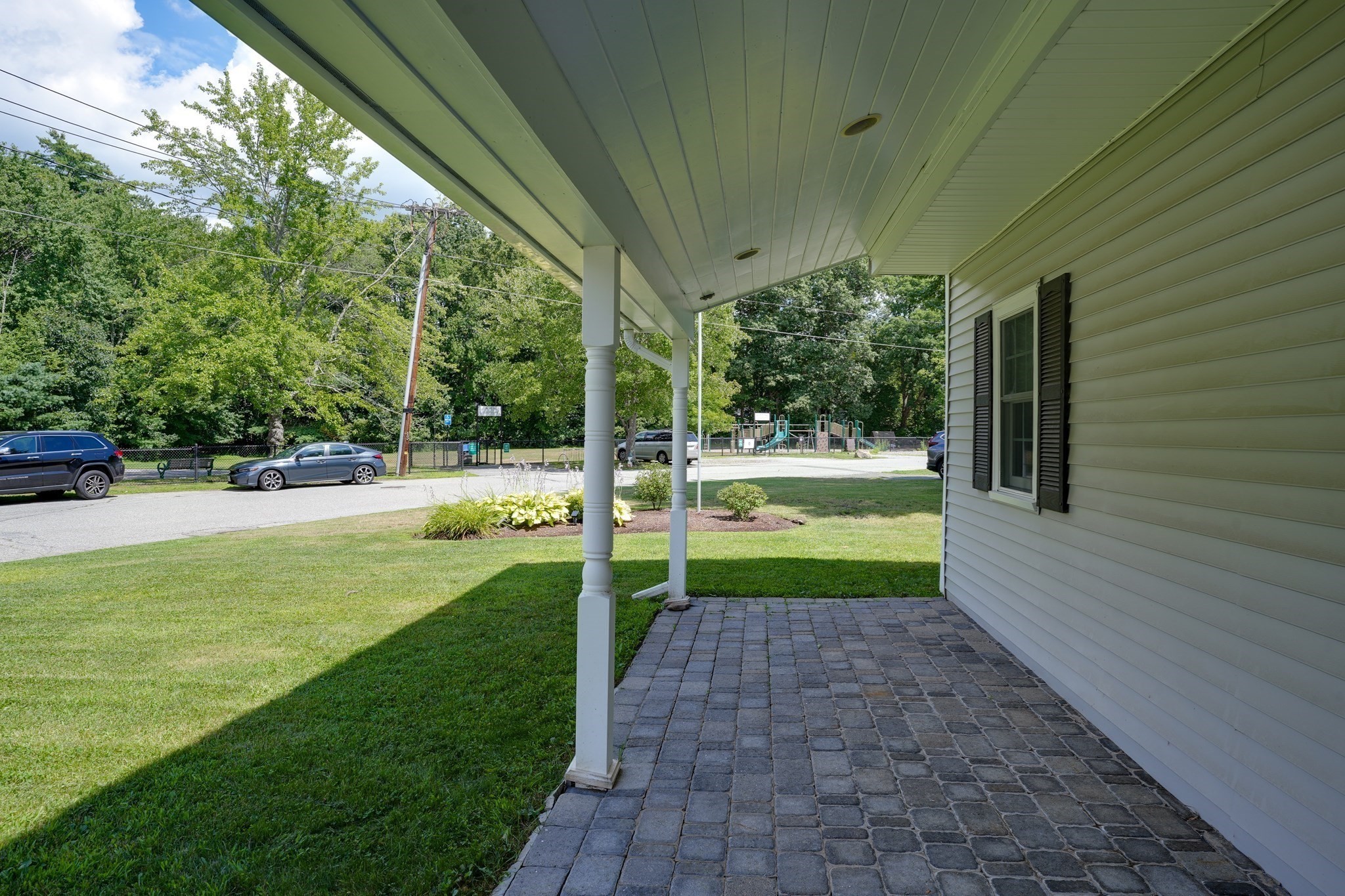 main property photo 30