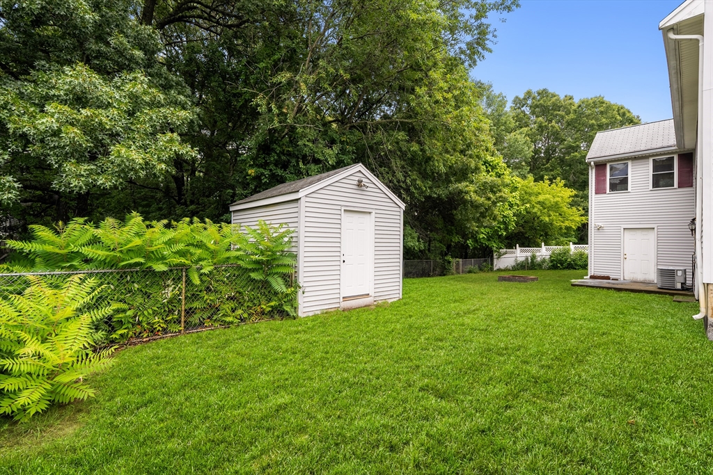 main property photo 40
