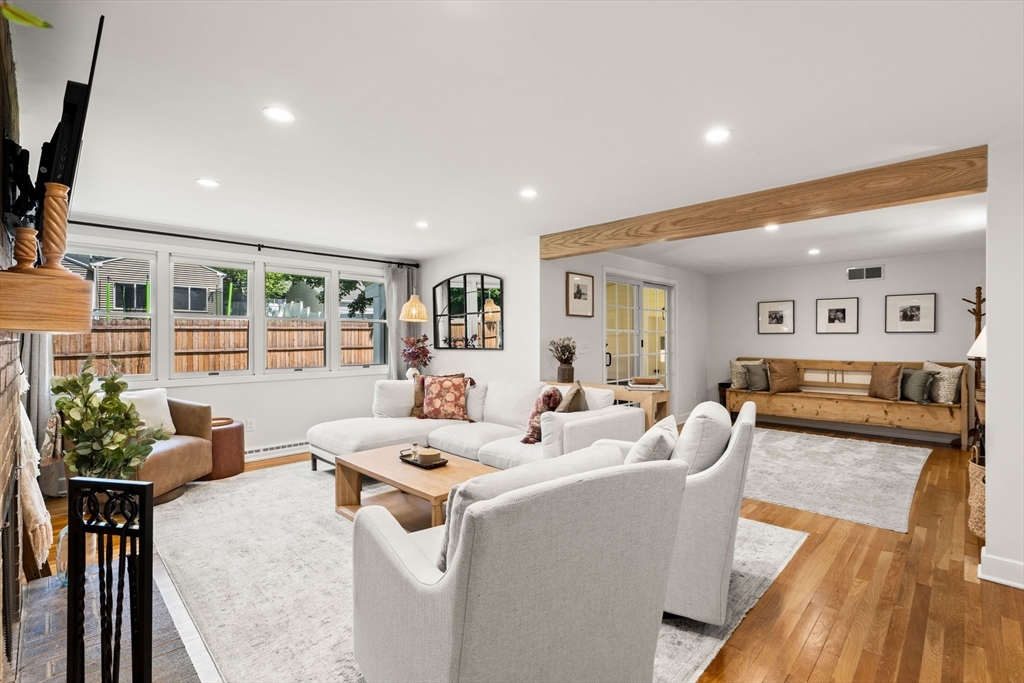 property viewer photo 16