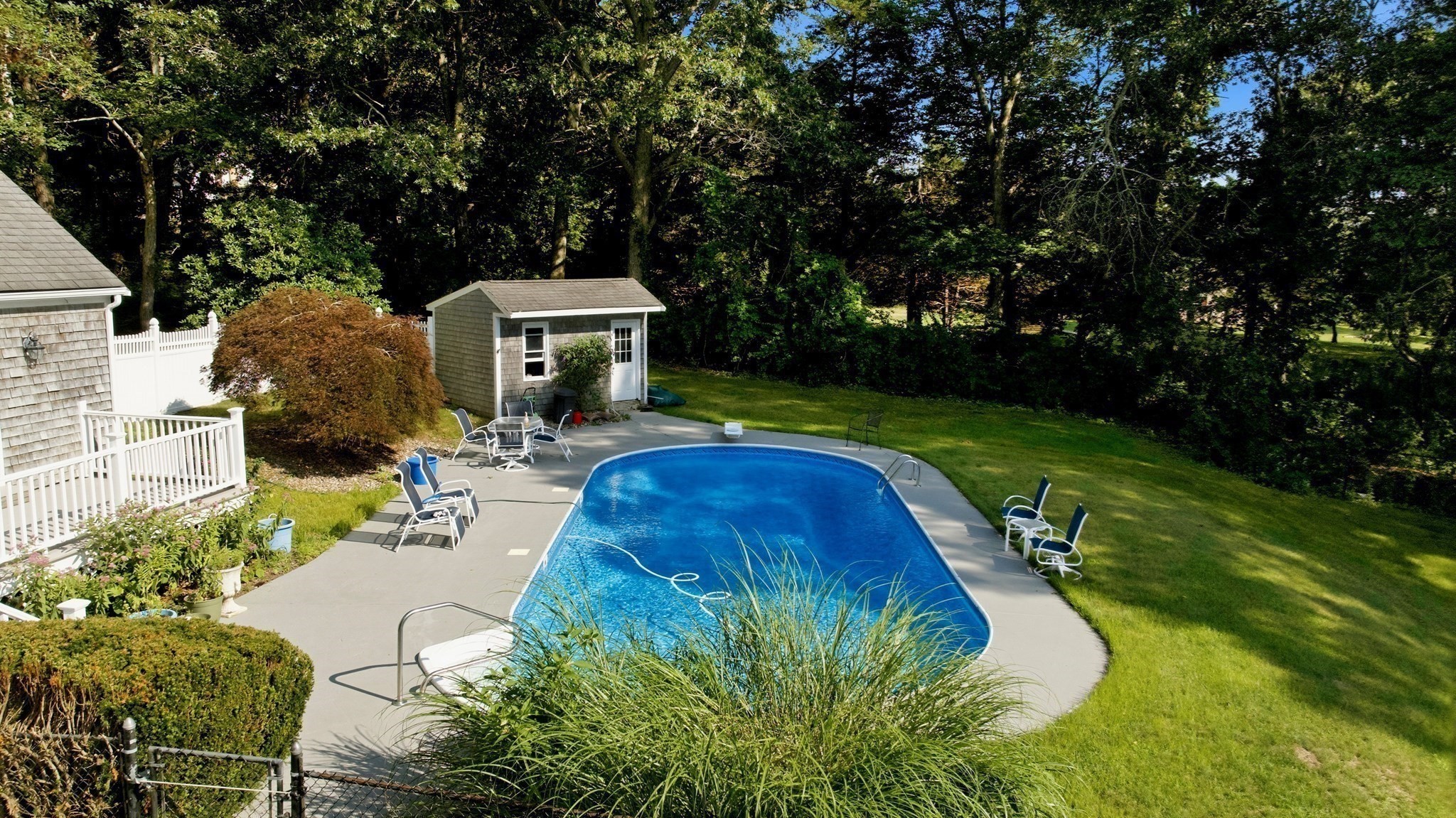 main property photo 37