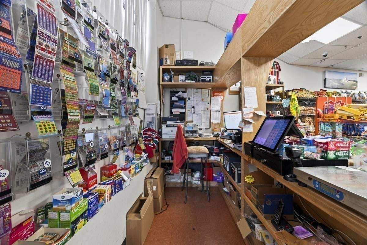 main property photo 8