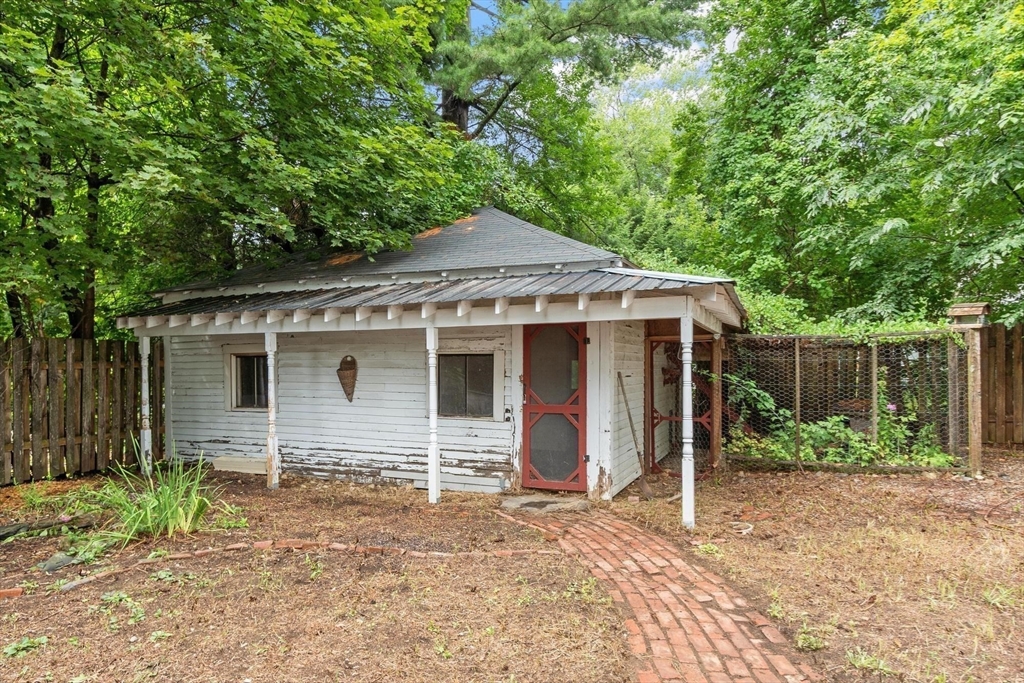 main property photo 34