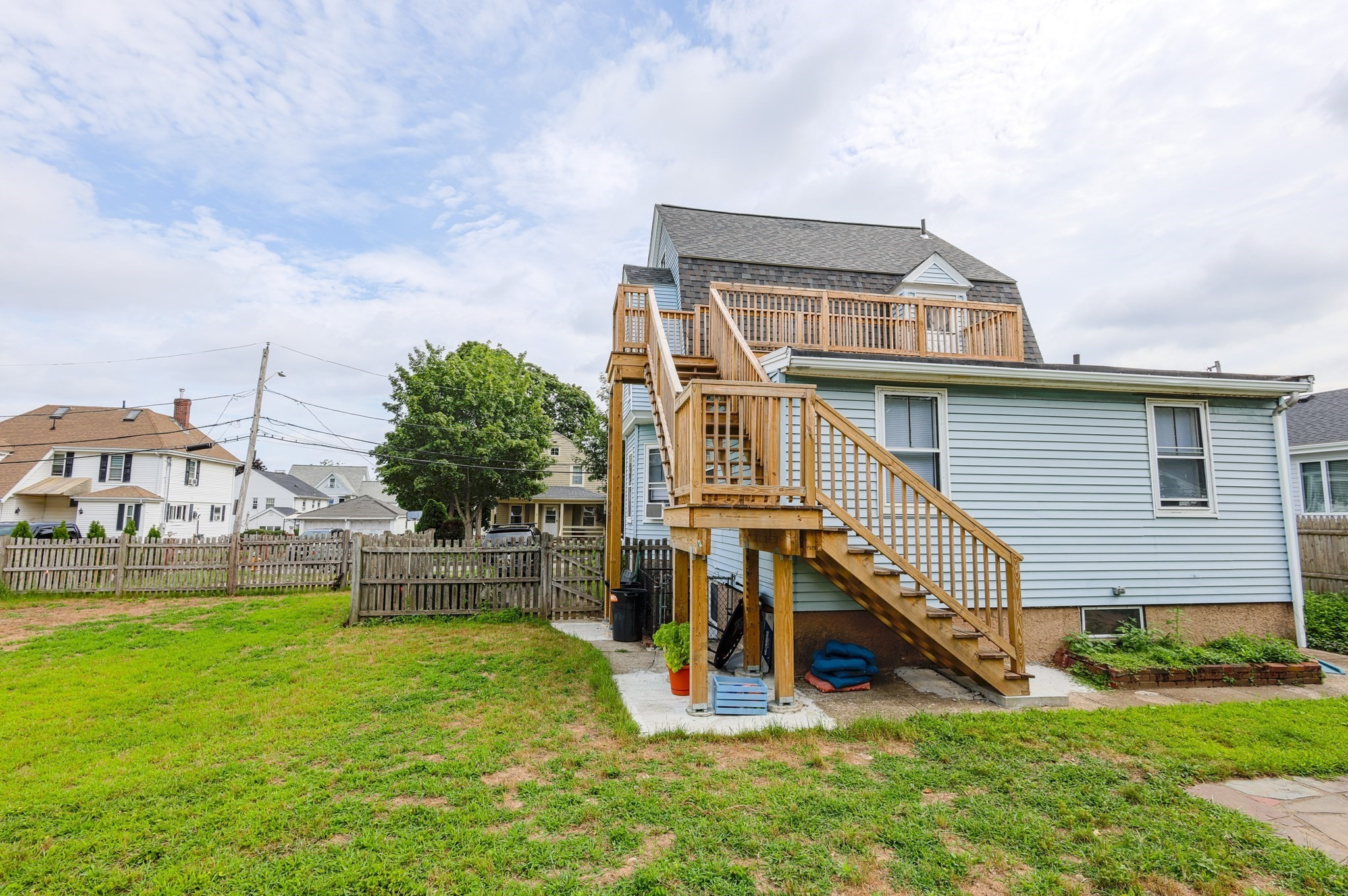 main property photo 37