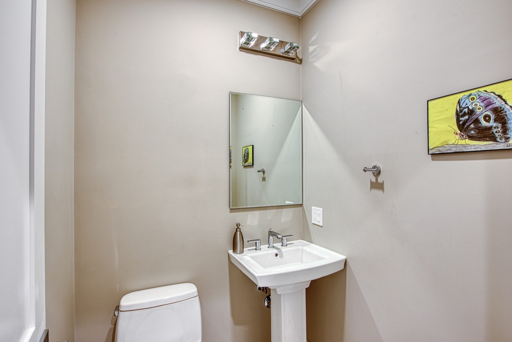main property photo 9