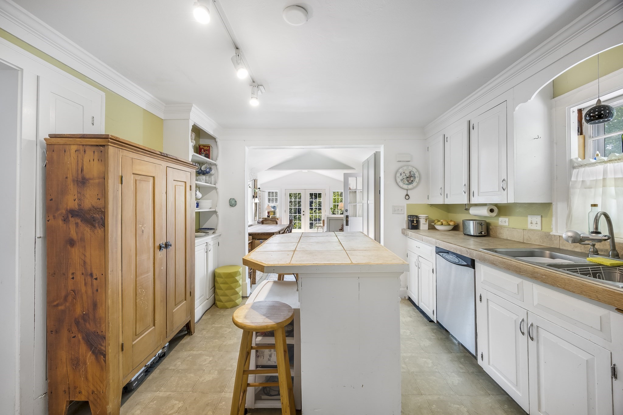 main property photo 11