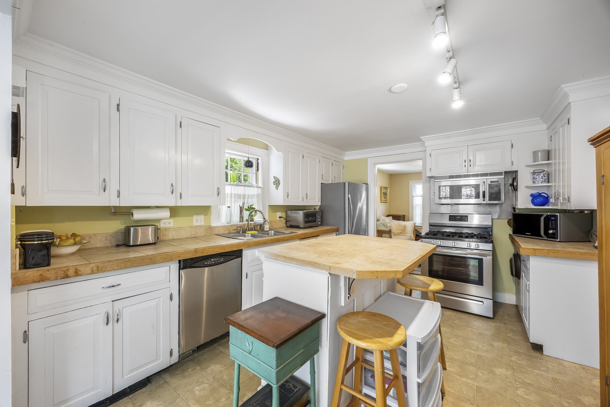 main property photo 14