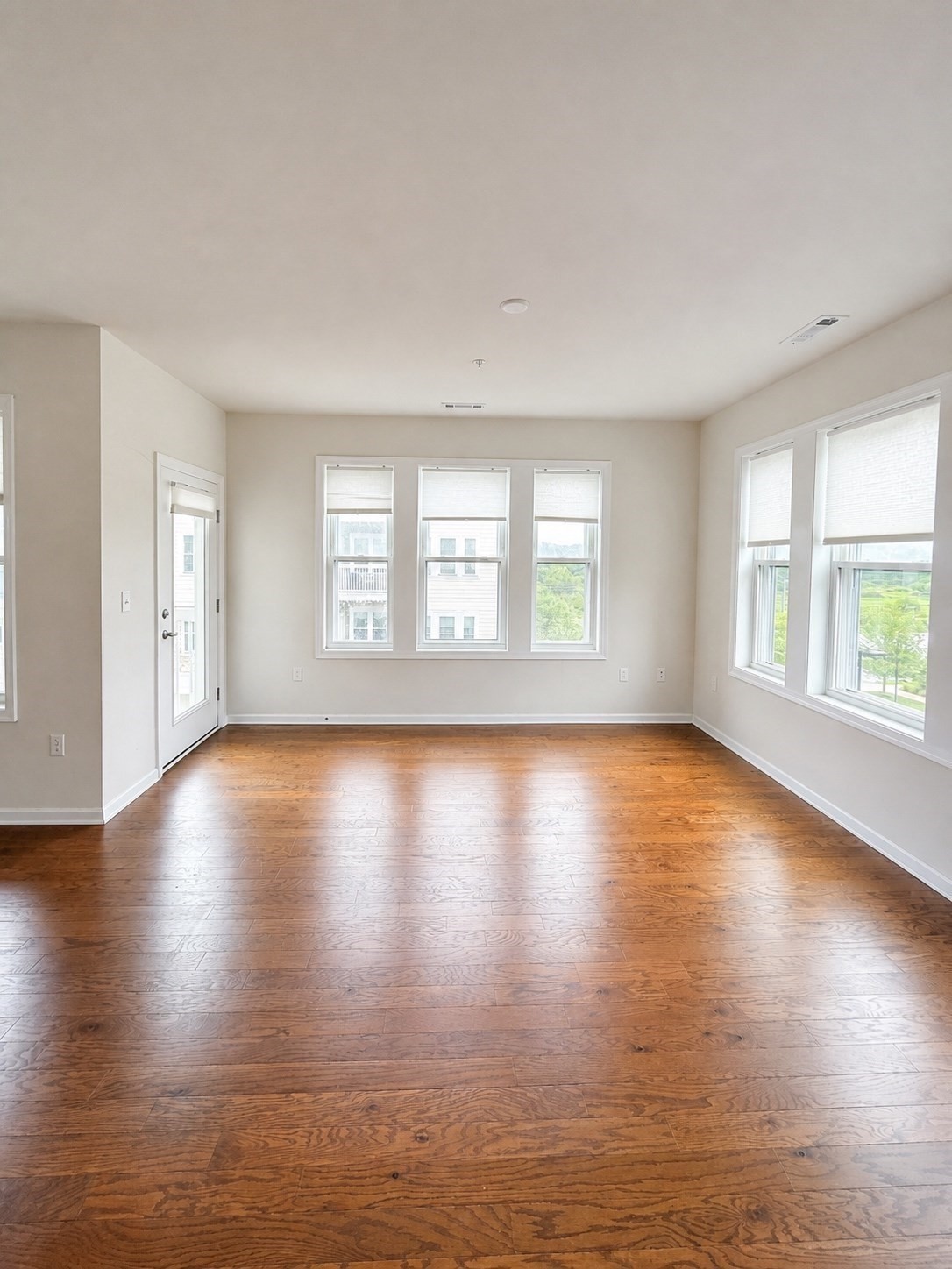property viewer photo 23