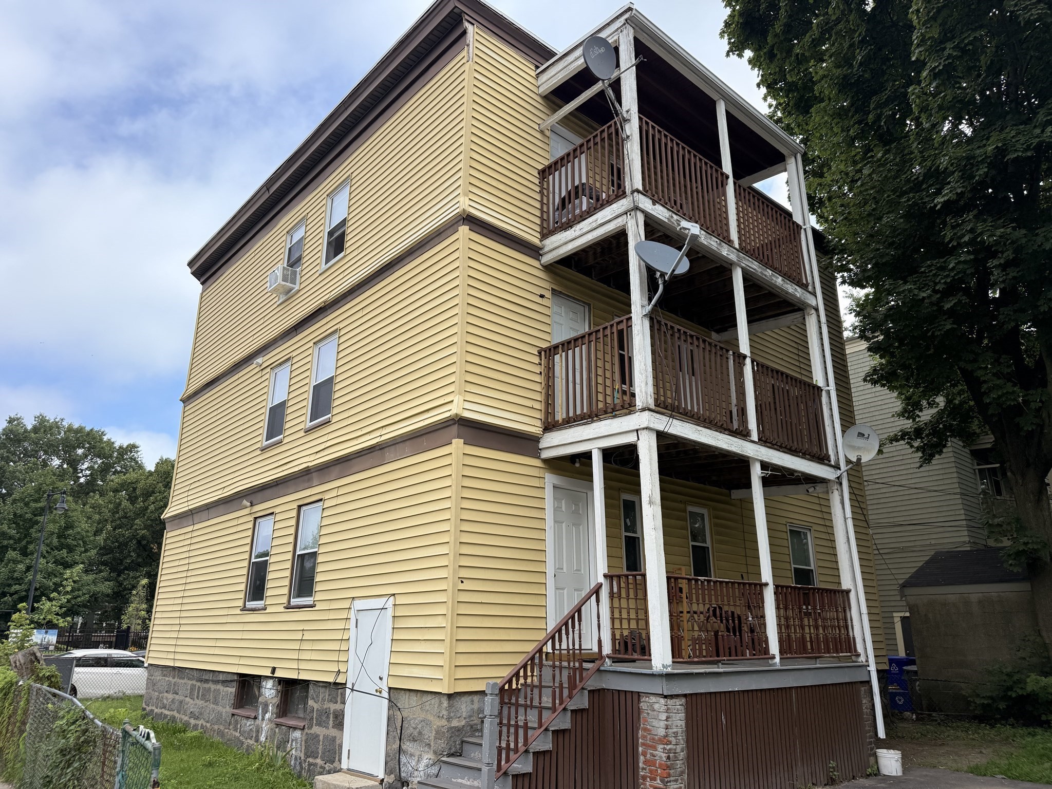 main property photo 4