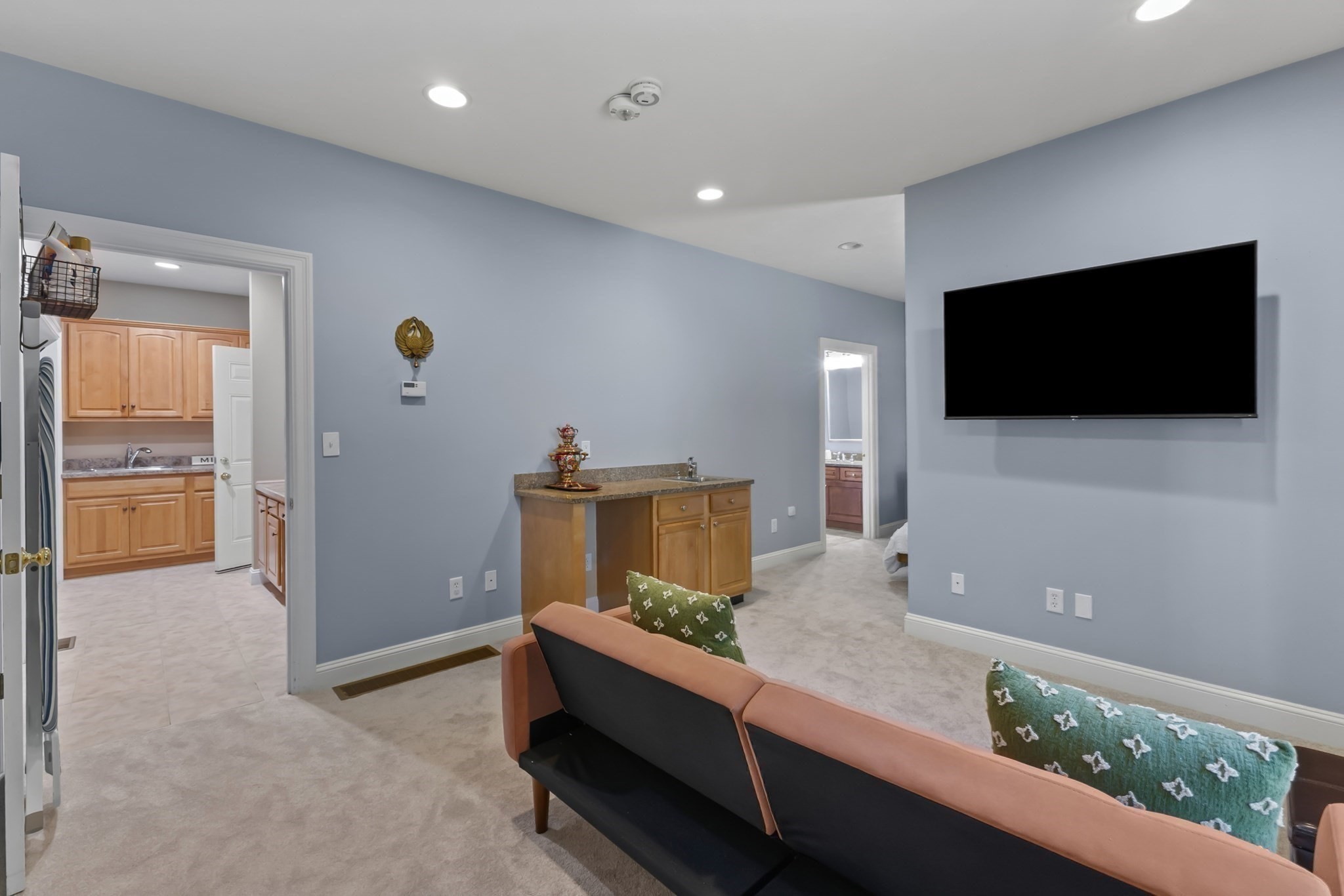main property photo 13