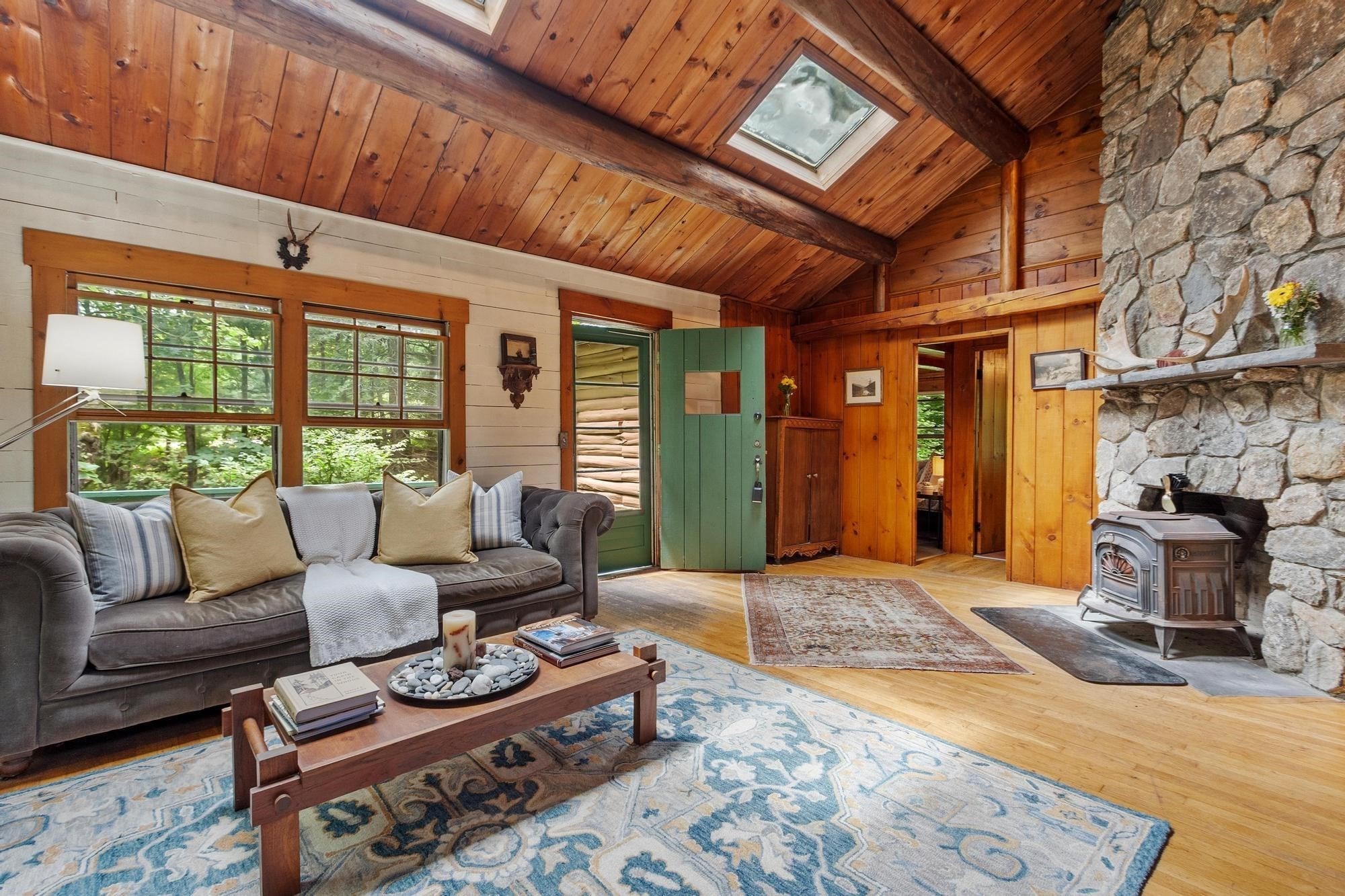 main property photo 7