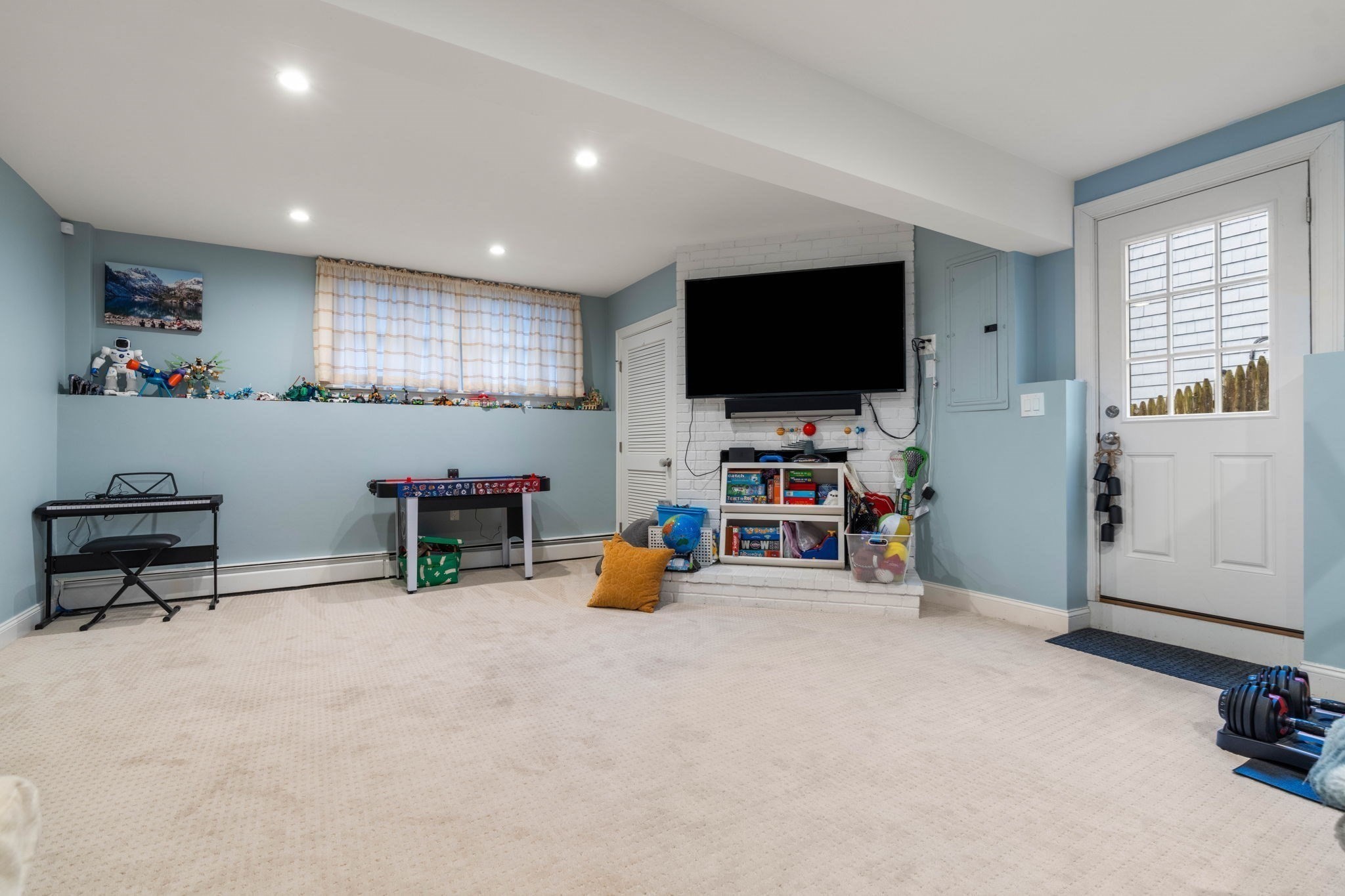 main property photo 28