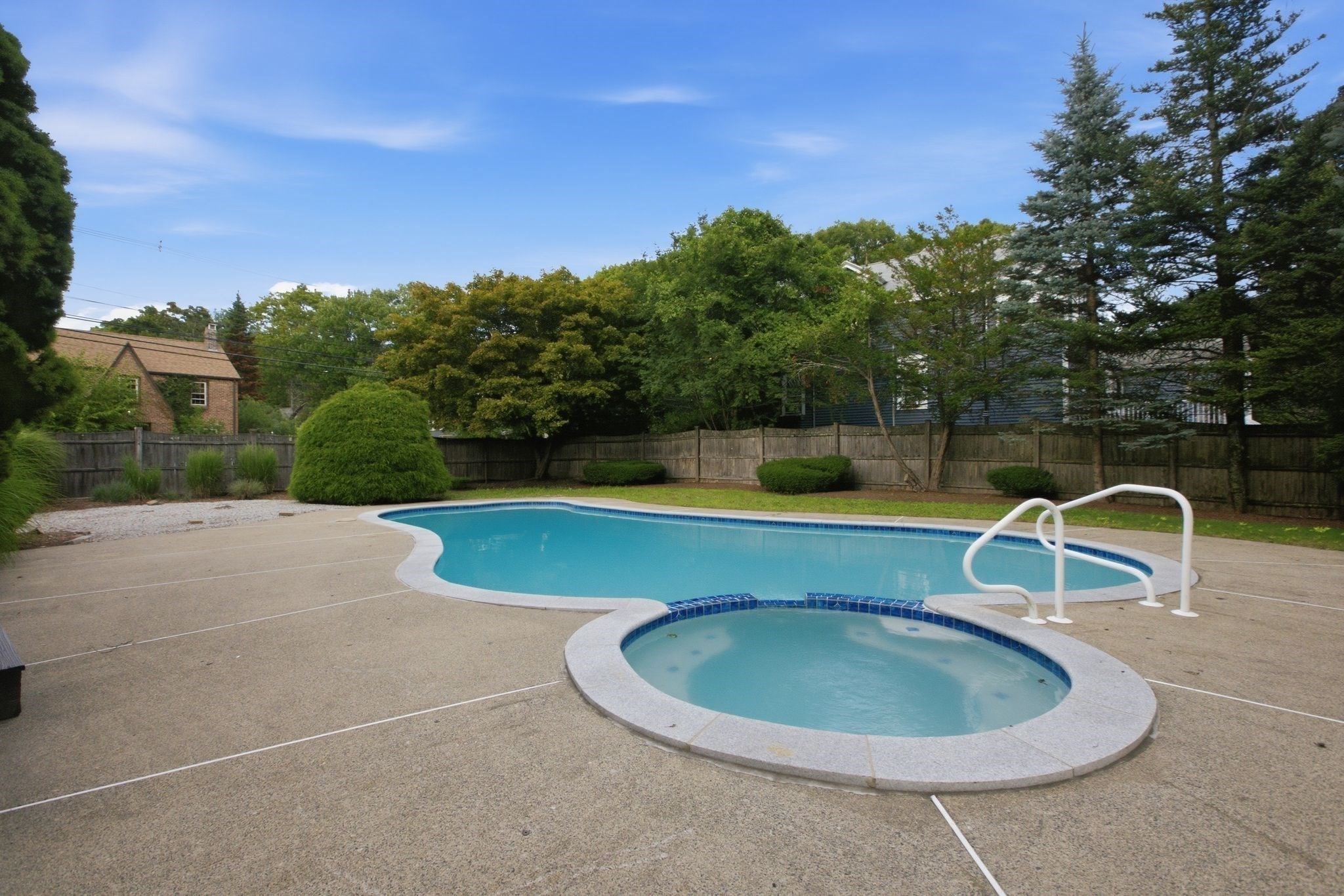 main property photo 37