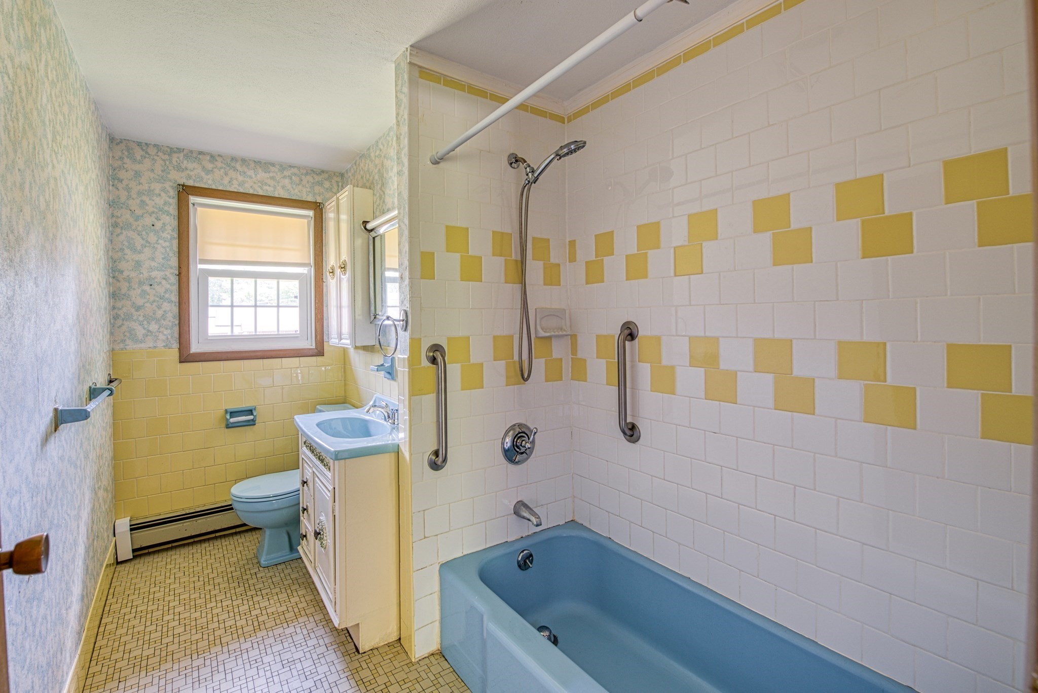 main property photo 28