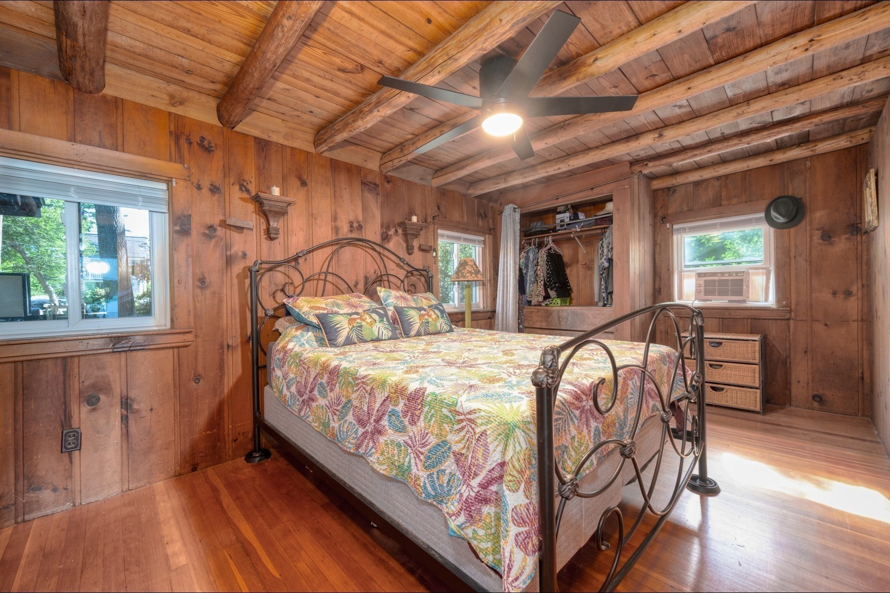 main property photo 13