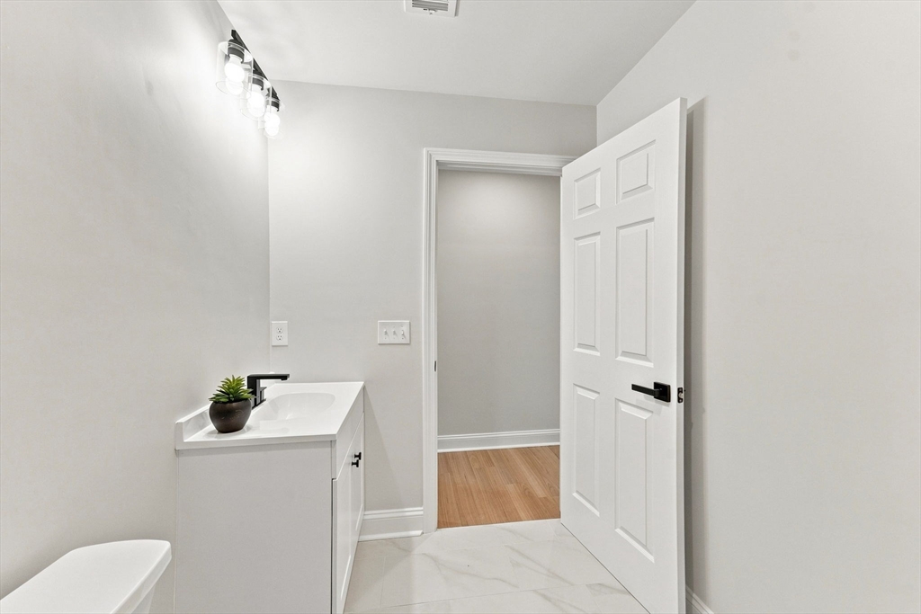 property viewer photo 24