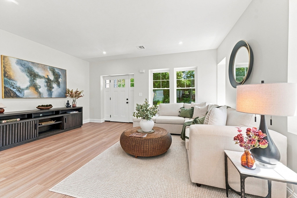 property viewer photo 6