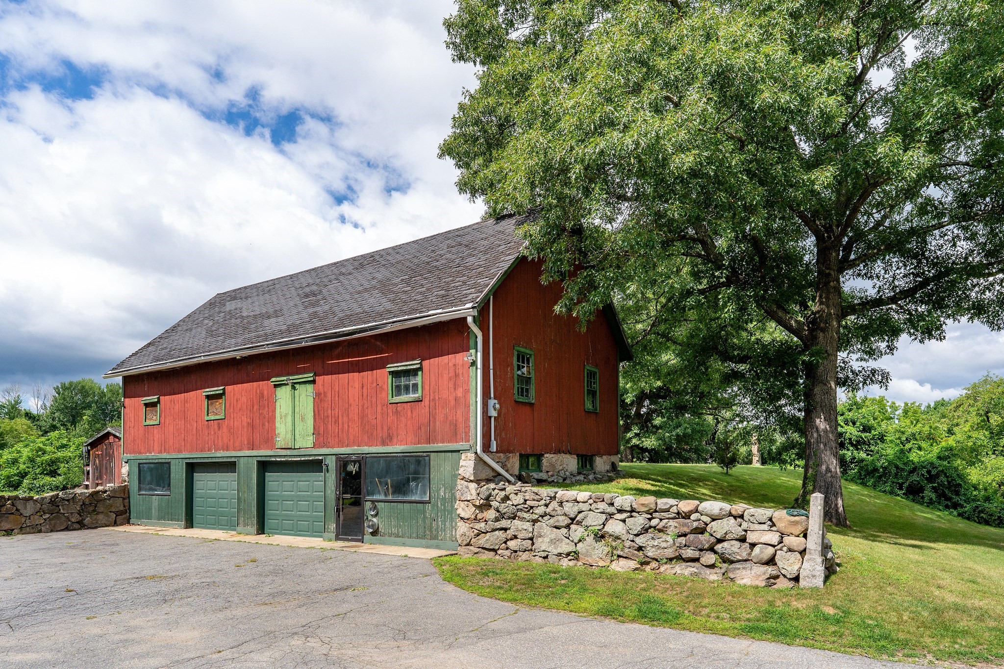 main property photo 10