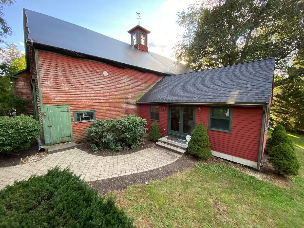 main property photo 32