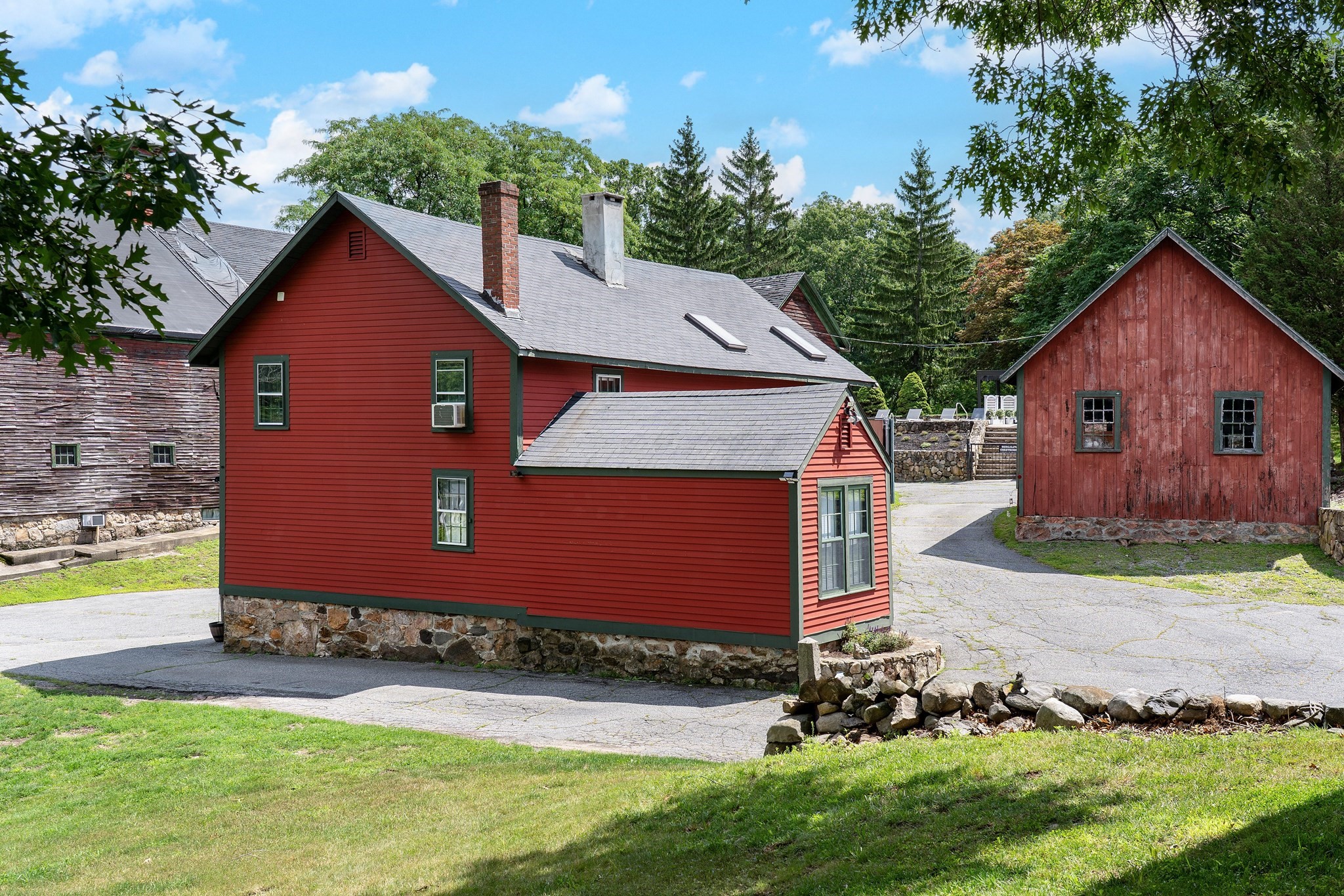 main property photo 8