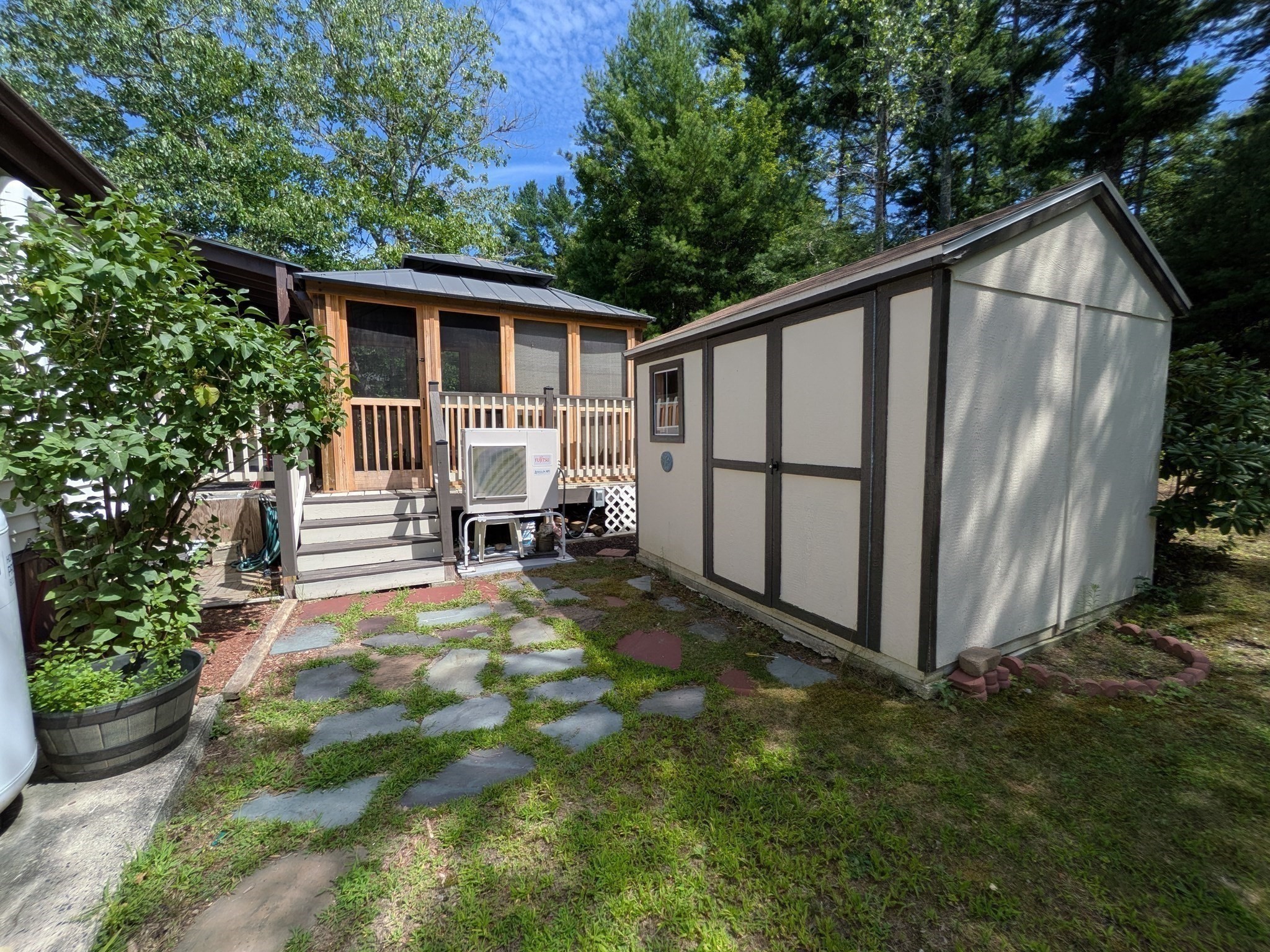 main property photo 28