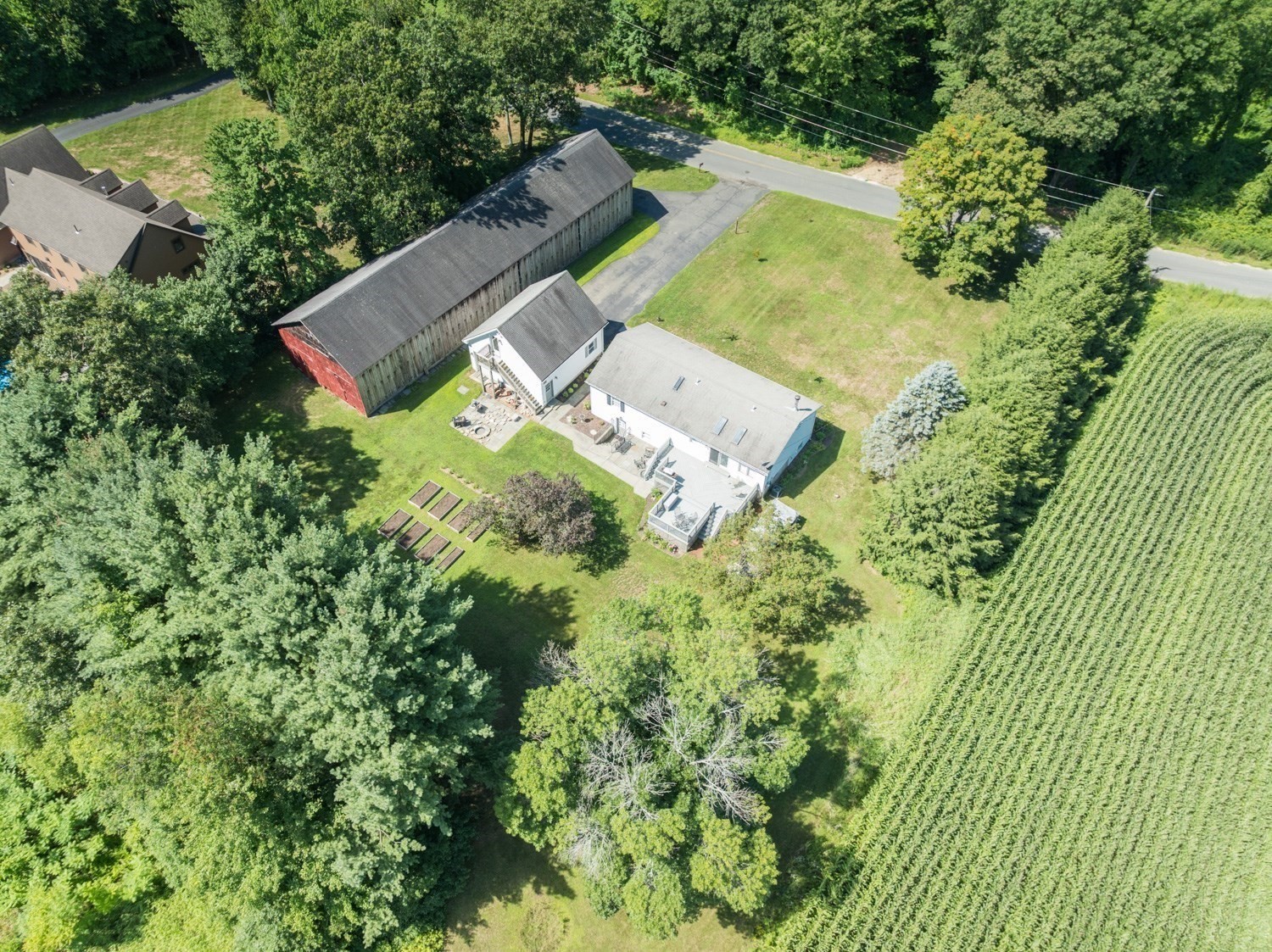 main property photo 30