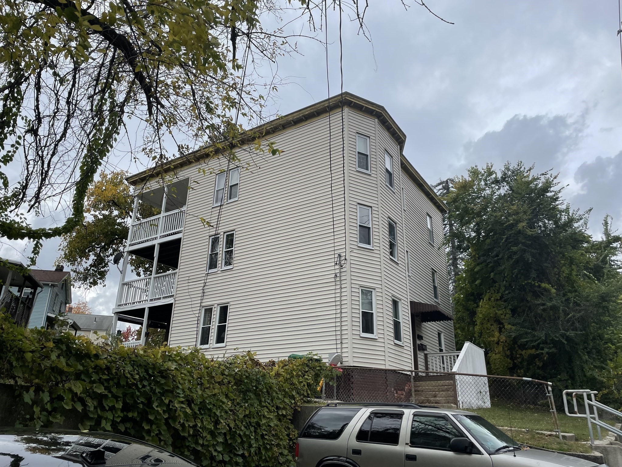 main property photo 3