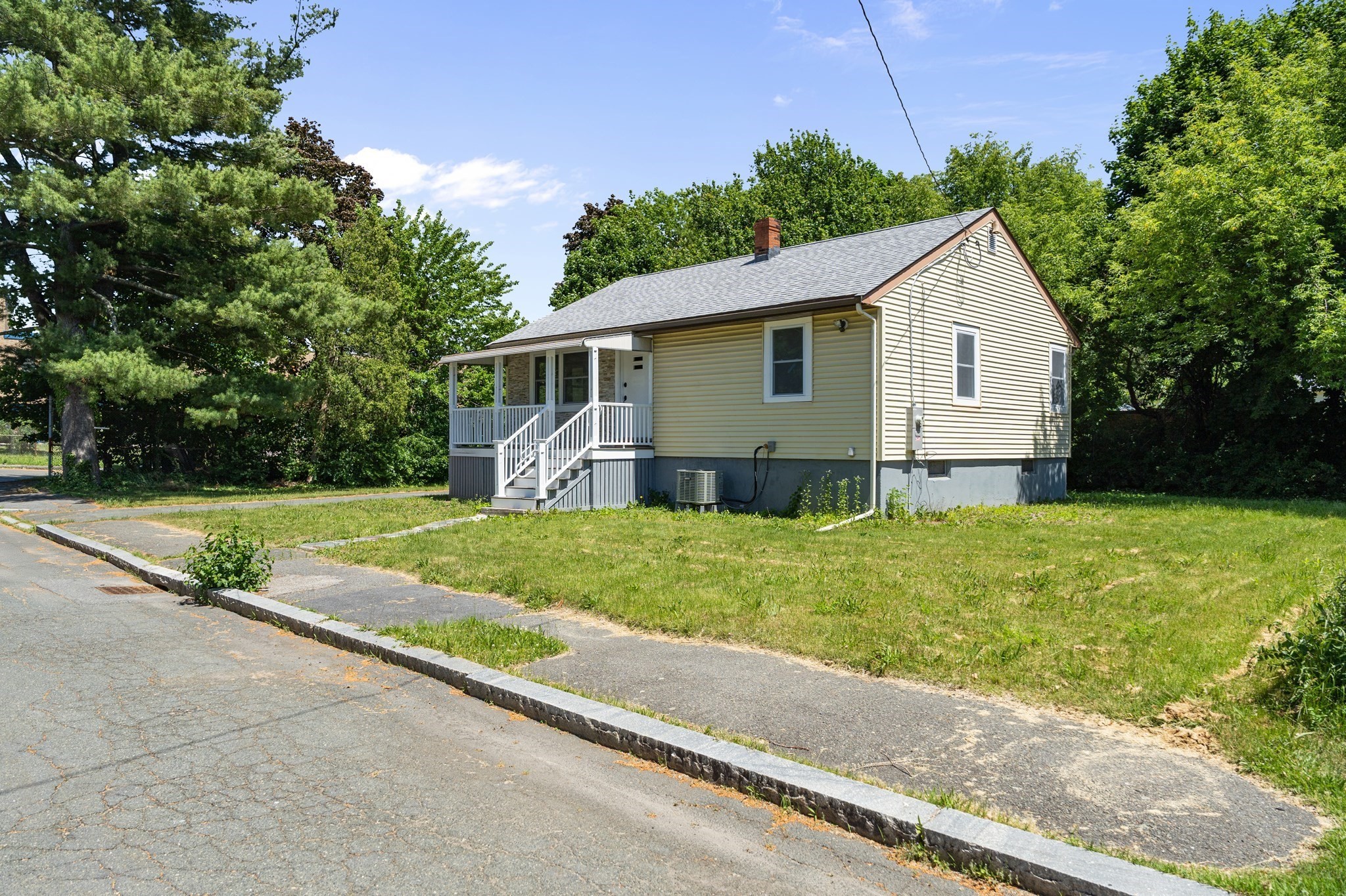 main property photo 28