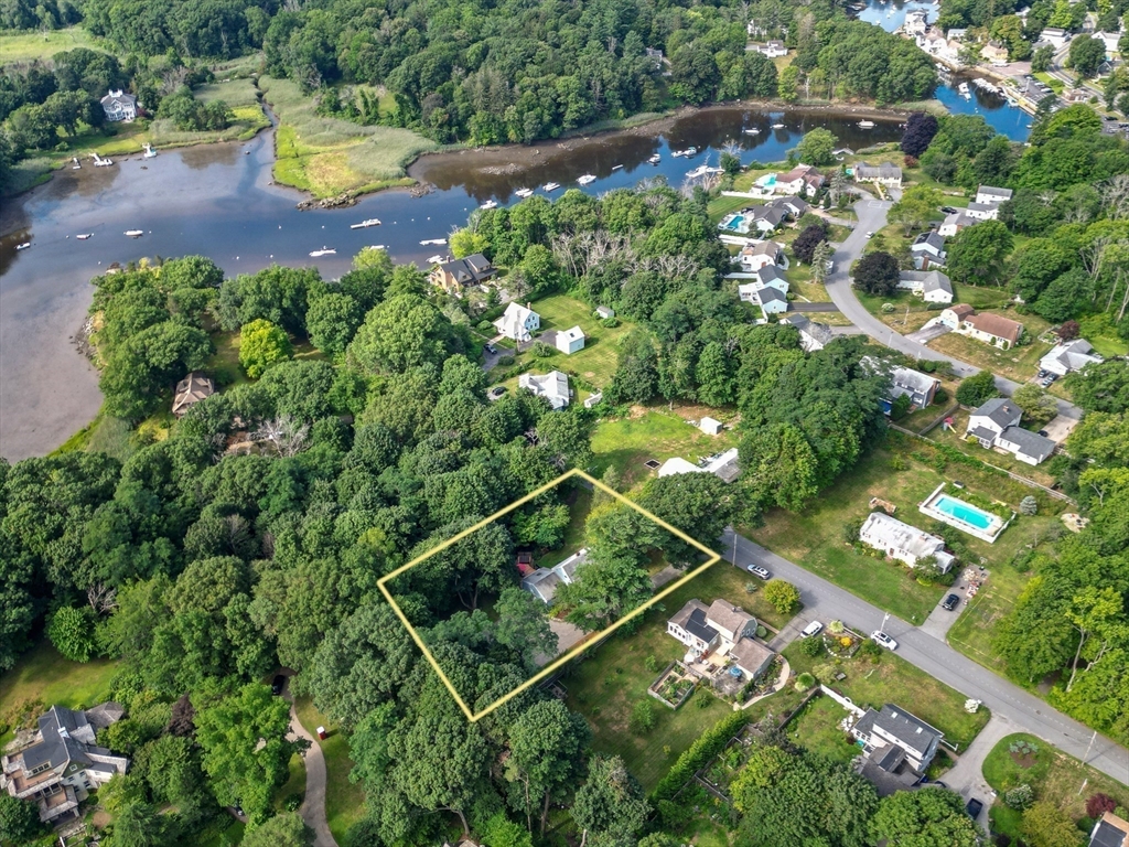 main property photo 40