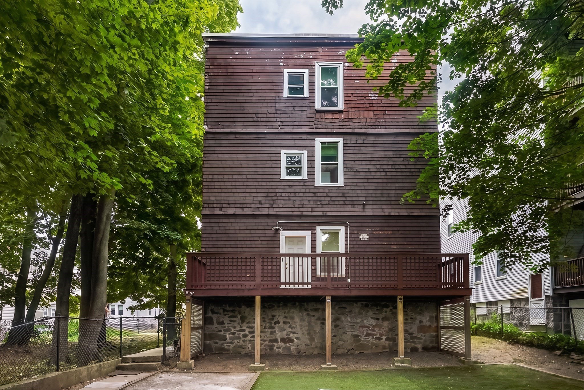 main property photo 20