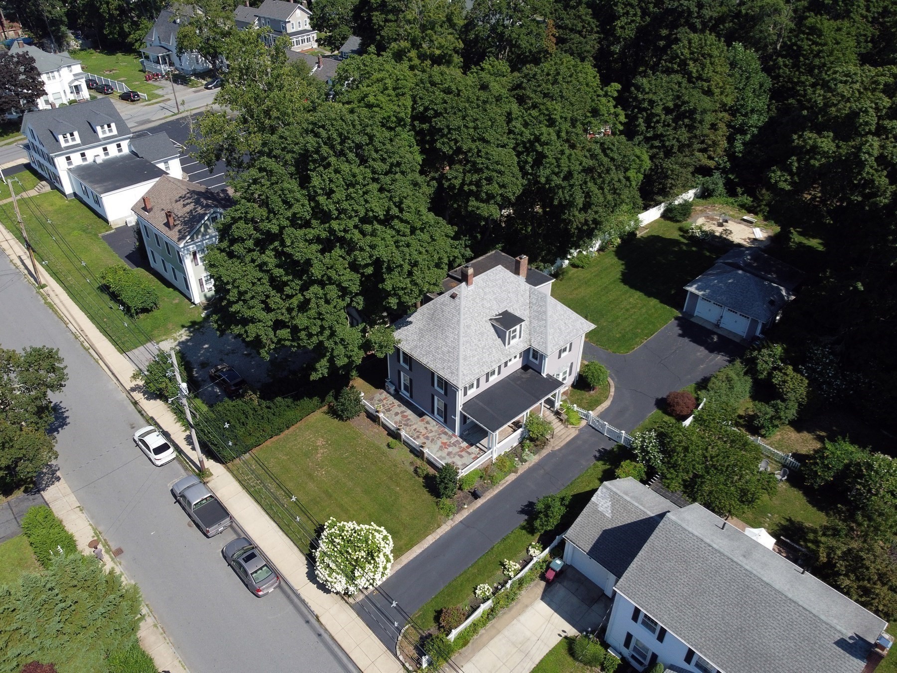 main property photo 4